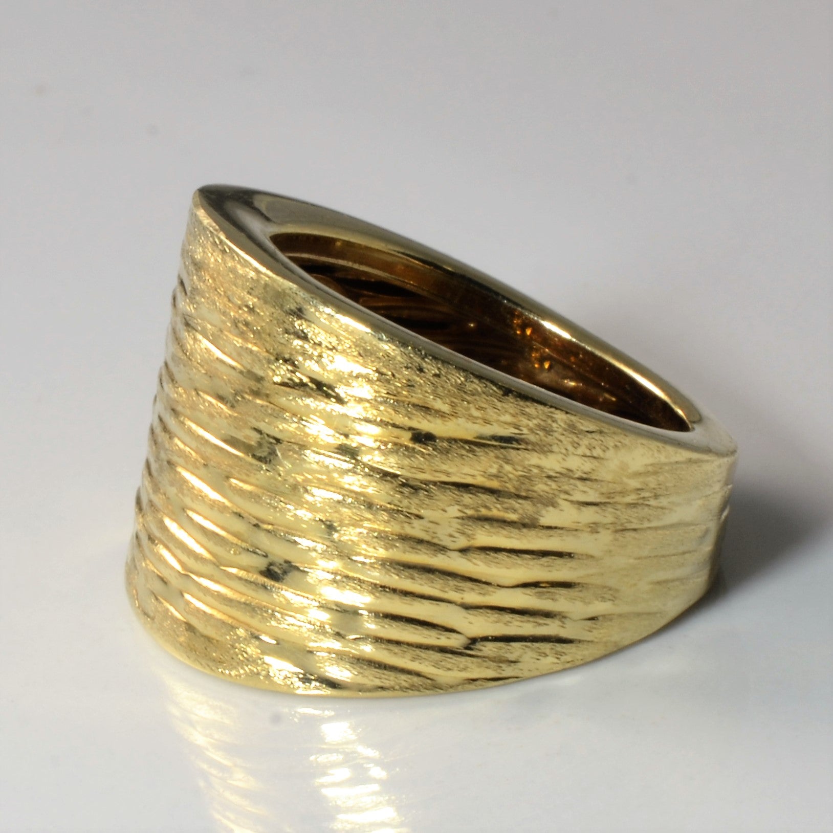 Textured Wide Band Cocktail Ring | SZ 7 |