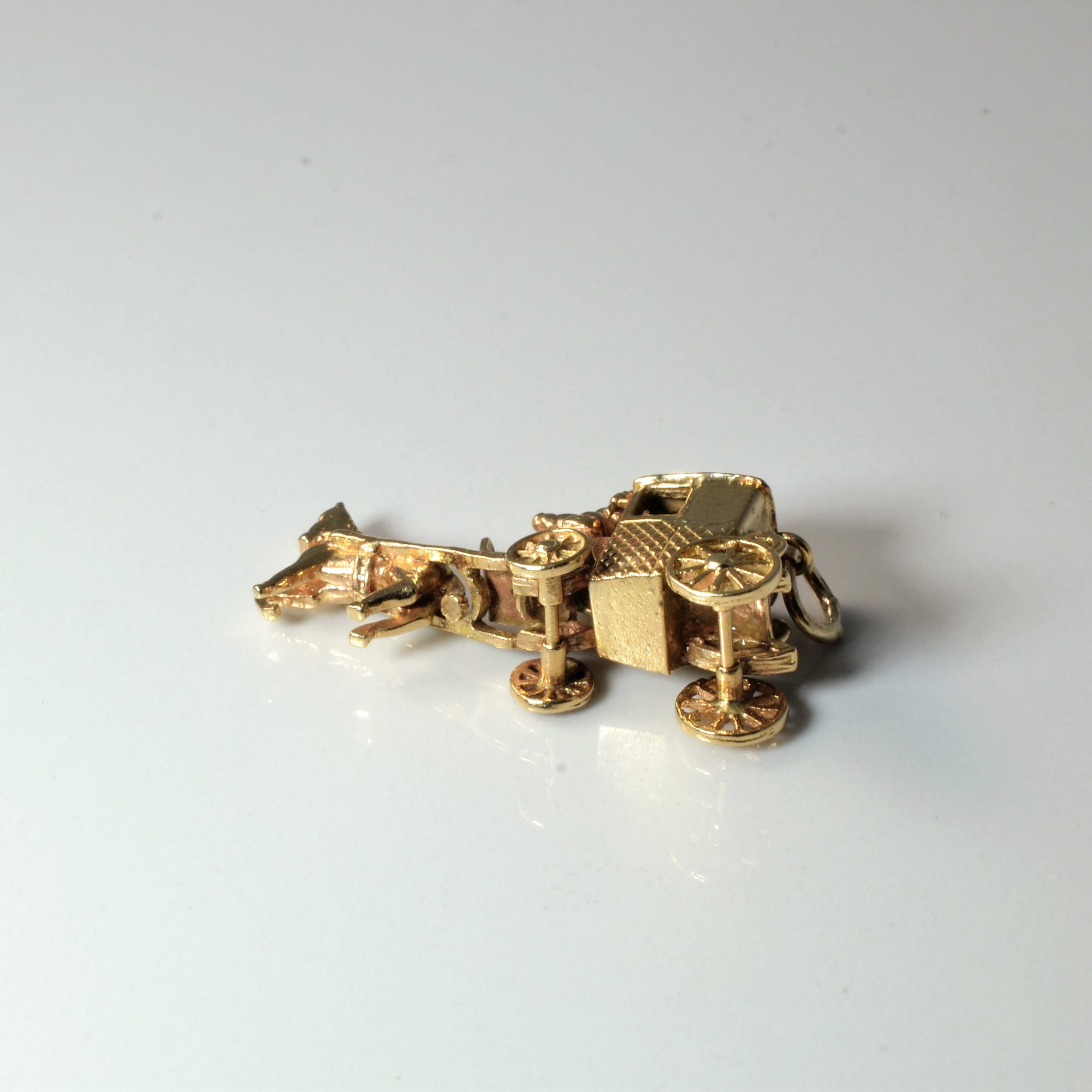 Horse & Carriage Gold Pendant |