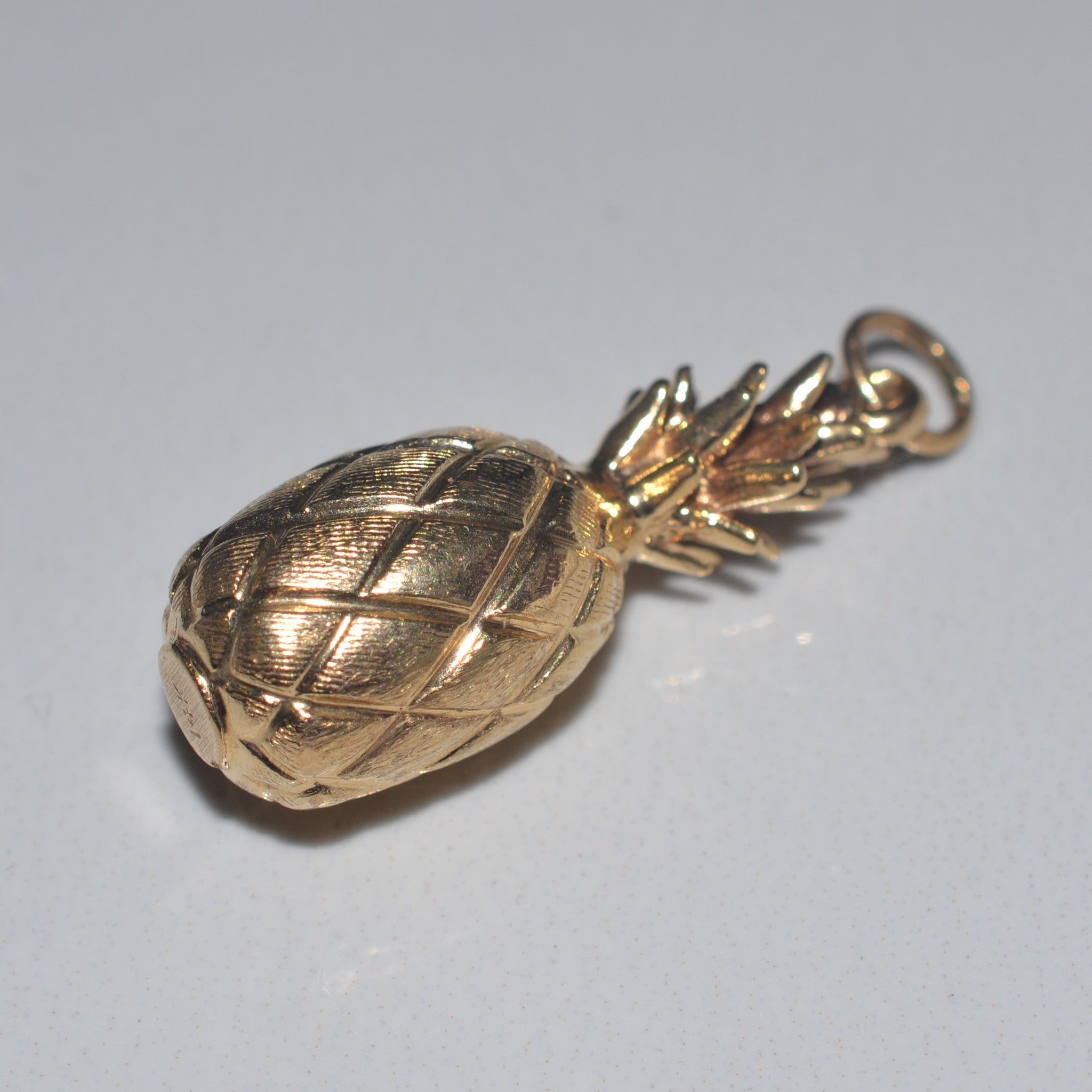 Retro Era Gold Pineapple Charm |