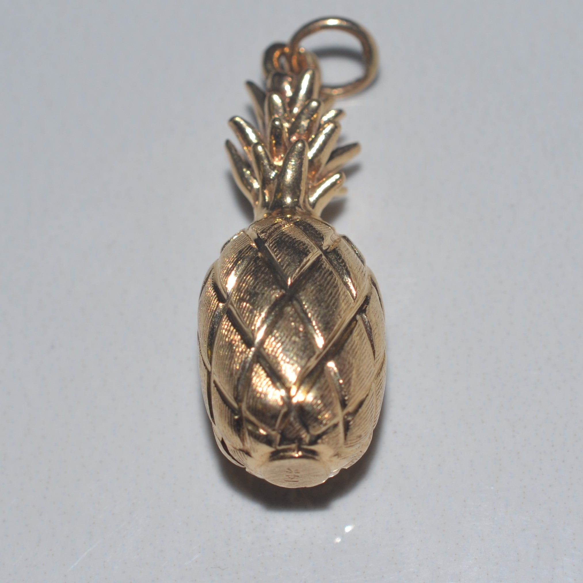 Retro Era Gold Pineapple Charm |