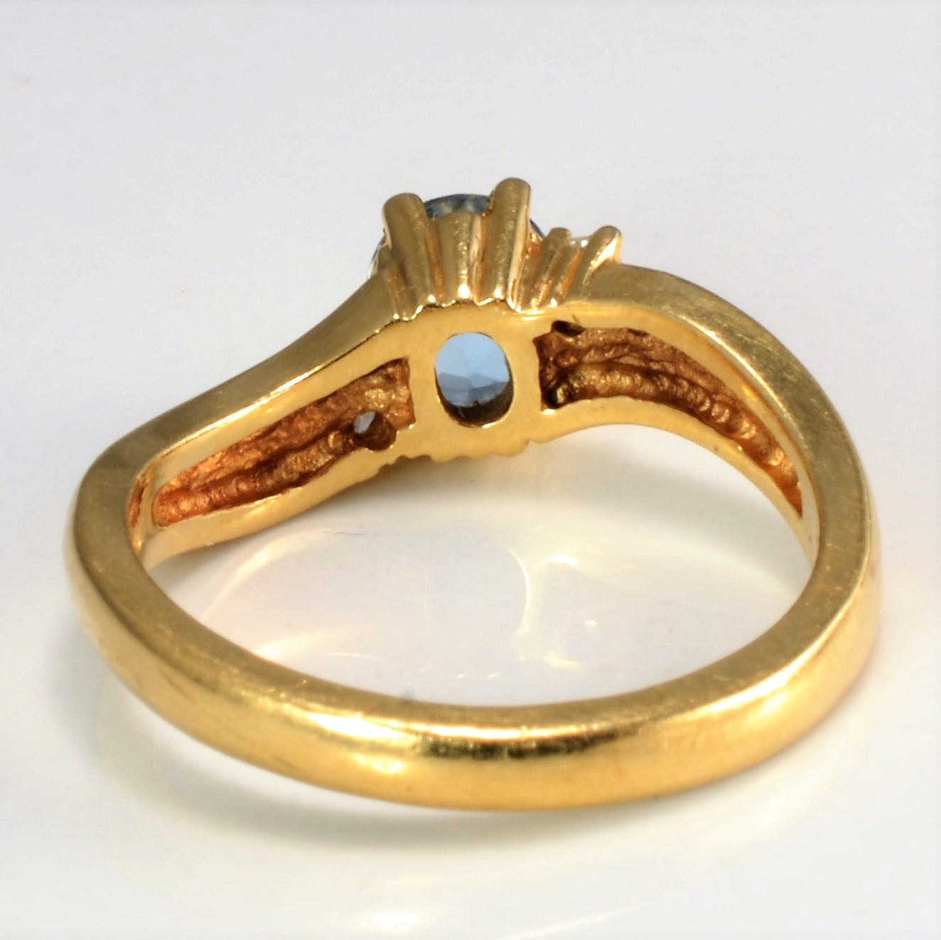 Aquamarine and Diamond Accent Ring | 0.05 ctw SZ 6.25 |