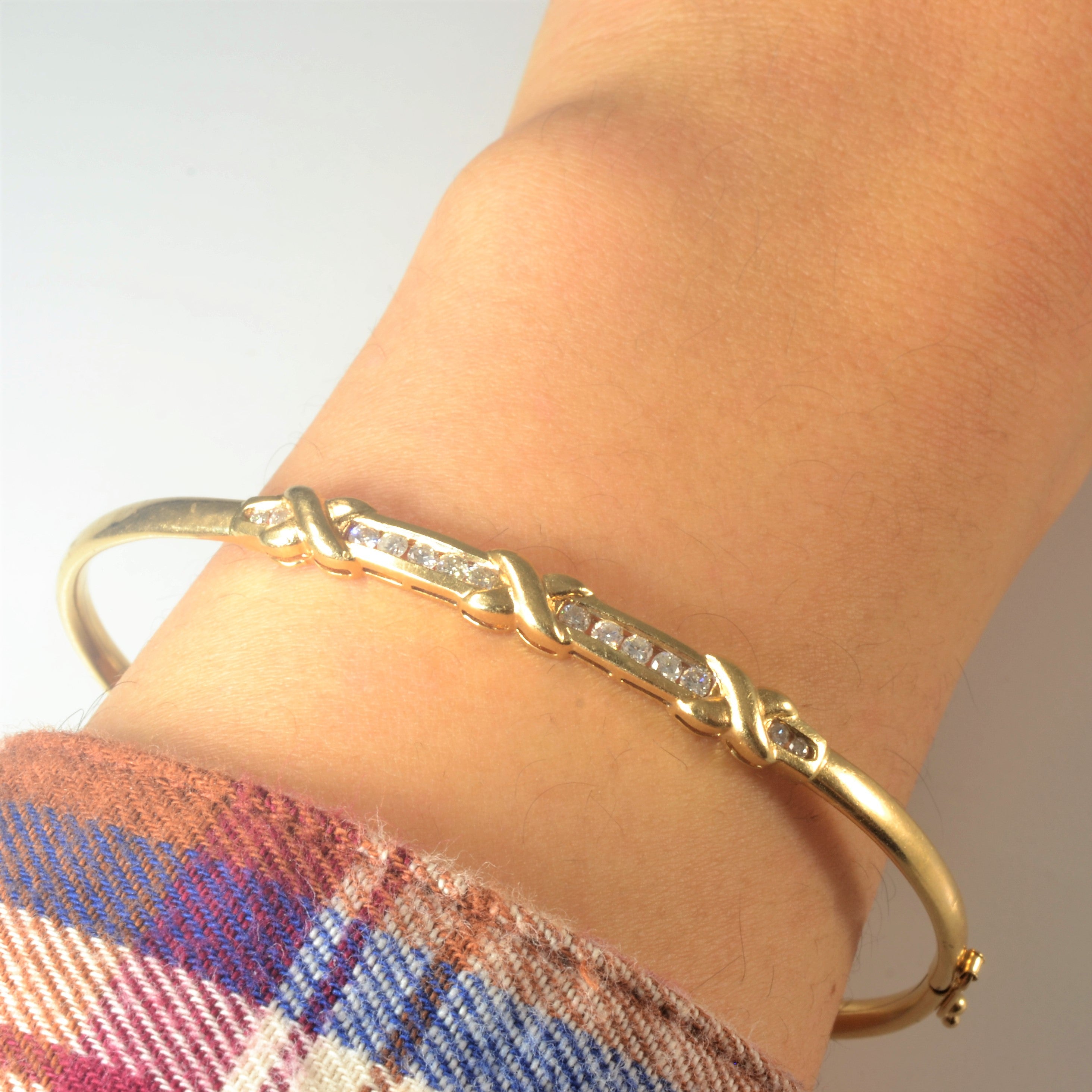Bracelet jonc serti de diamants en canal | 0,33 ct au total | 7,5 pouces | 