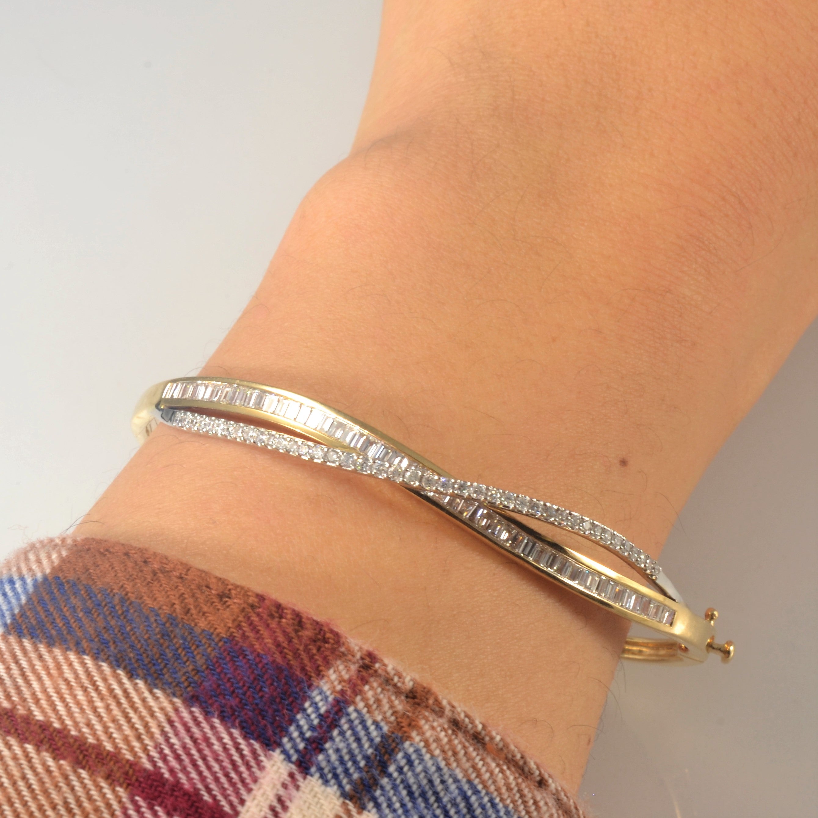 Crossover Baguette Diamond Bangle | 0.83ctw | 7.5" |
