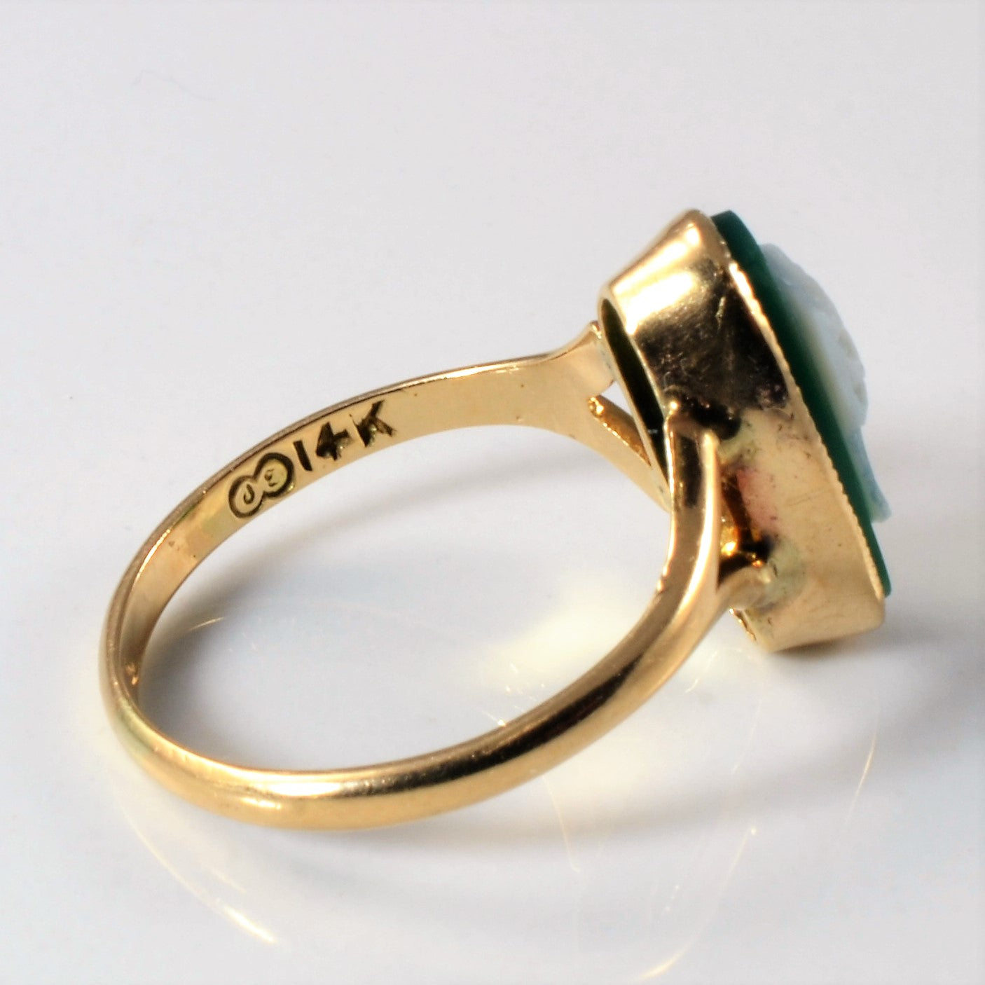 1950s Bezel Set Cameo Ring | SZ 5.5 |