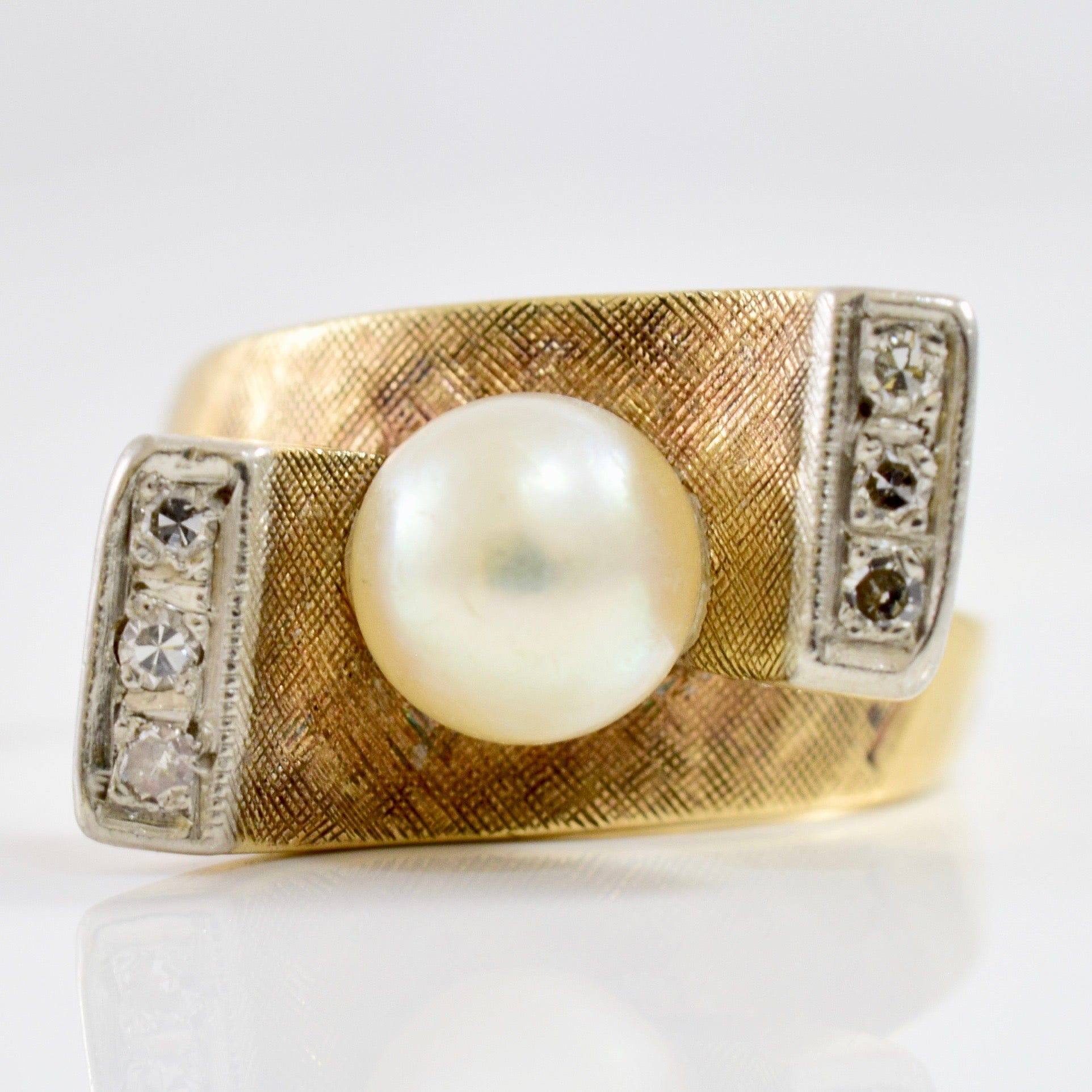 Pearl and Diamond Bypass Ring | 0.06 ctw SZ 4.5 |