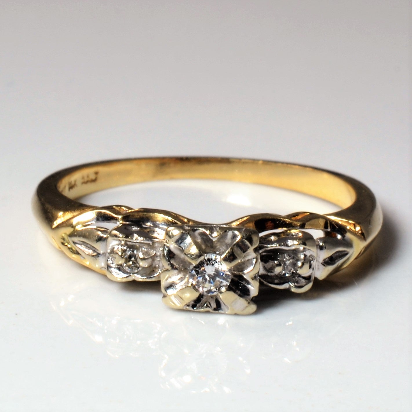Petite Retro Diamond Ring | 0.07ctw | SZ 7.5 |