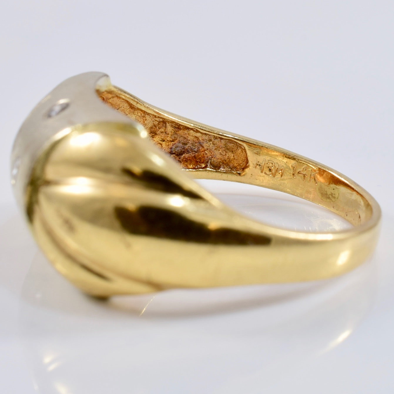 Cinched Gold Ring | 0.07 ctw SZ 6.25 |