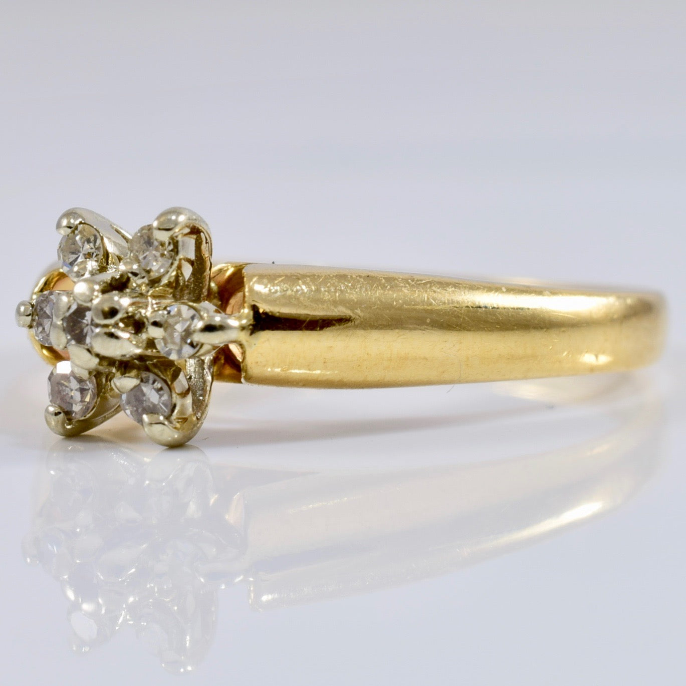 Floral Diamond Cluster Ring | 0.10 ctw SZ 6 |