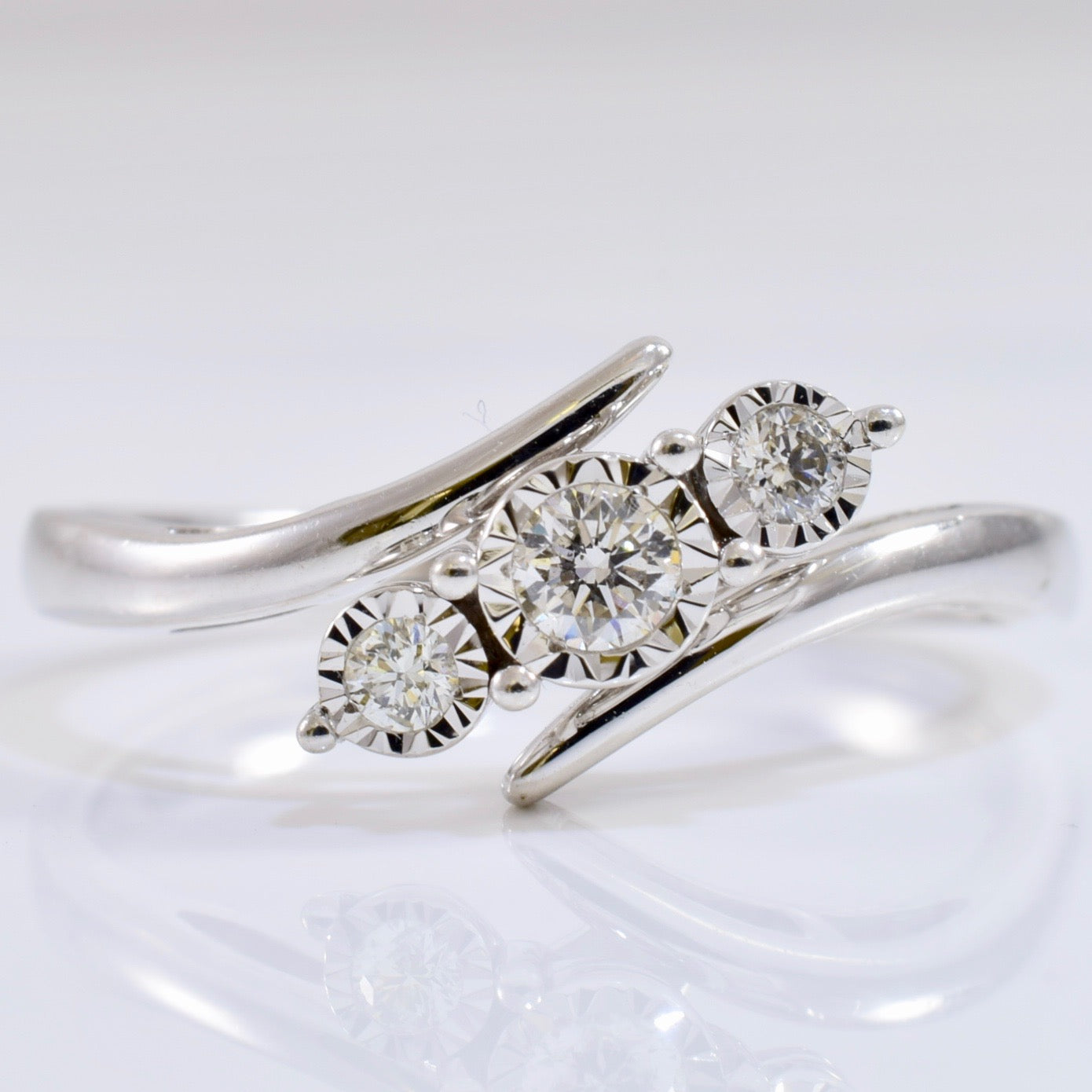 Three Stone Diamond Bypass Ring | 0.15 ctw SZ 7.5 |