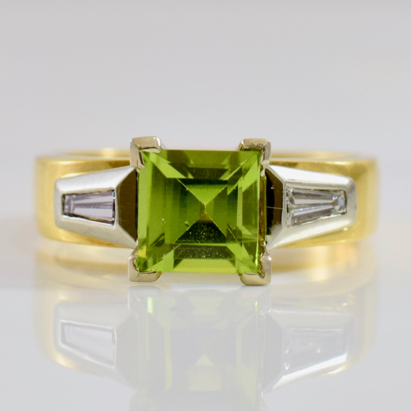 Peridot & Diamond Square Ring | 0.10 ctw SZ 5.5 |