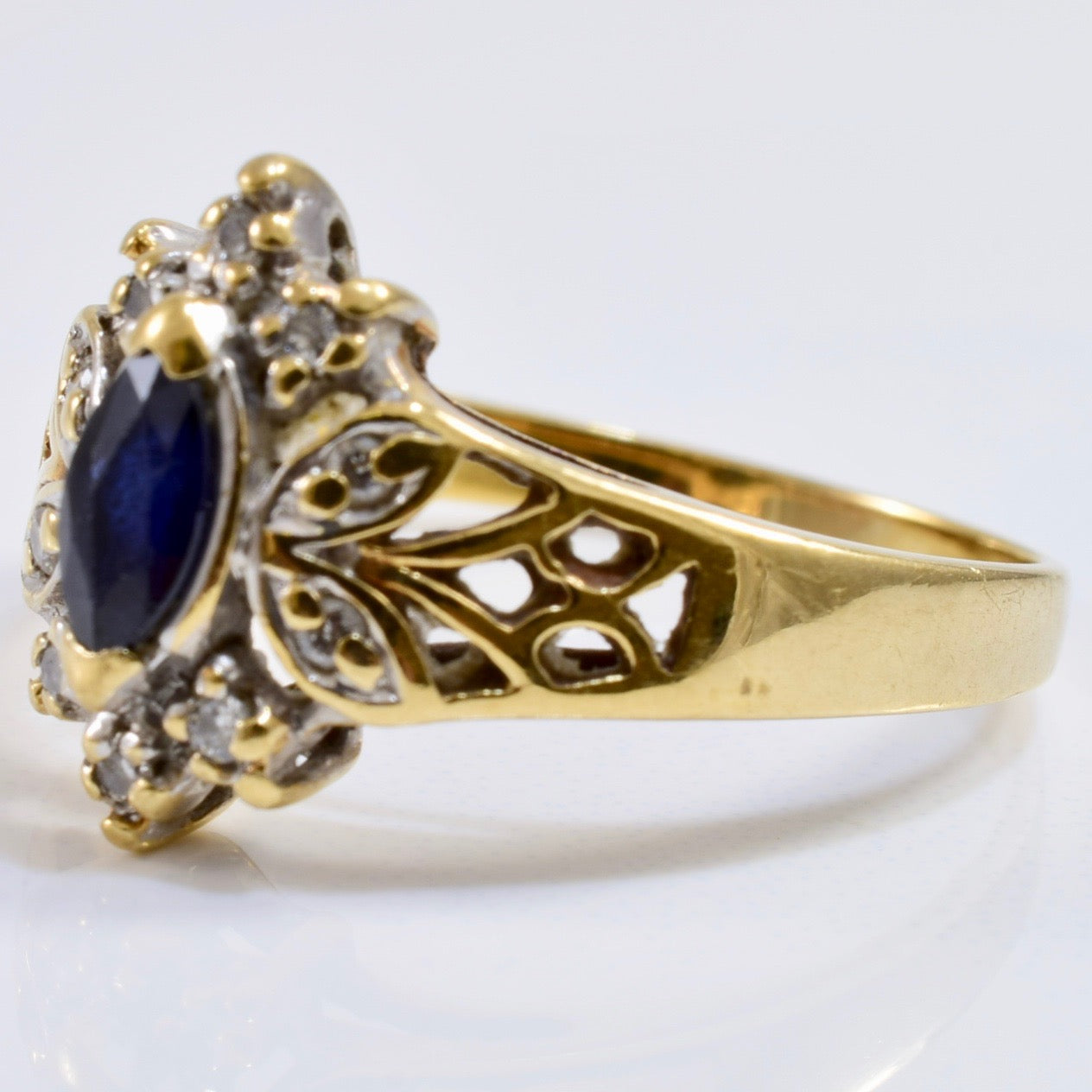 Sapphire and Diamond Ring | 0.05 ctw SZ 7 |