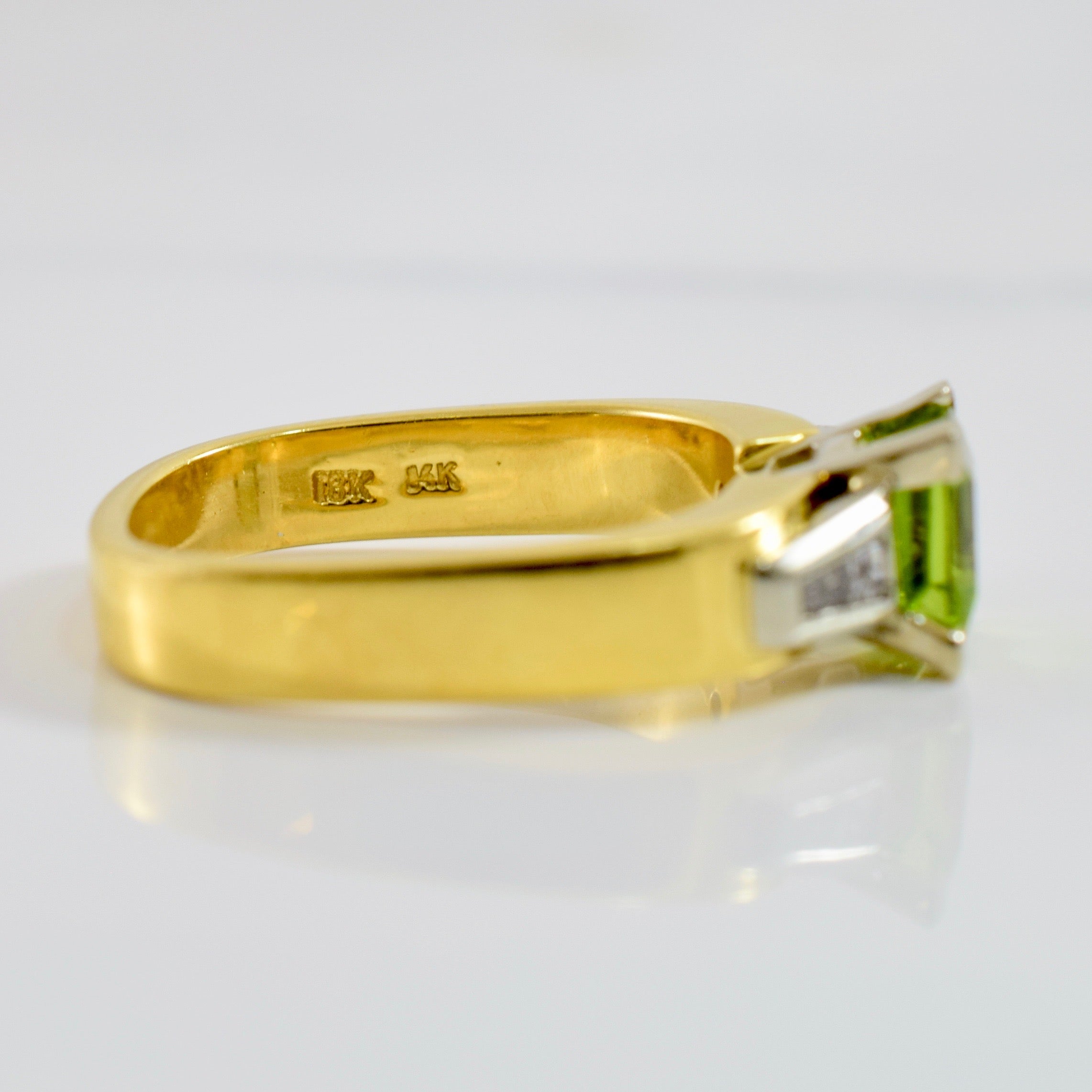 Peridot & Diamond Square Ring | 0.10 ctw SZ 5.5 |