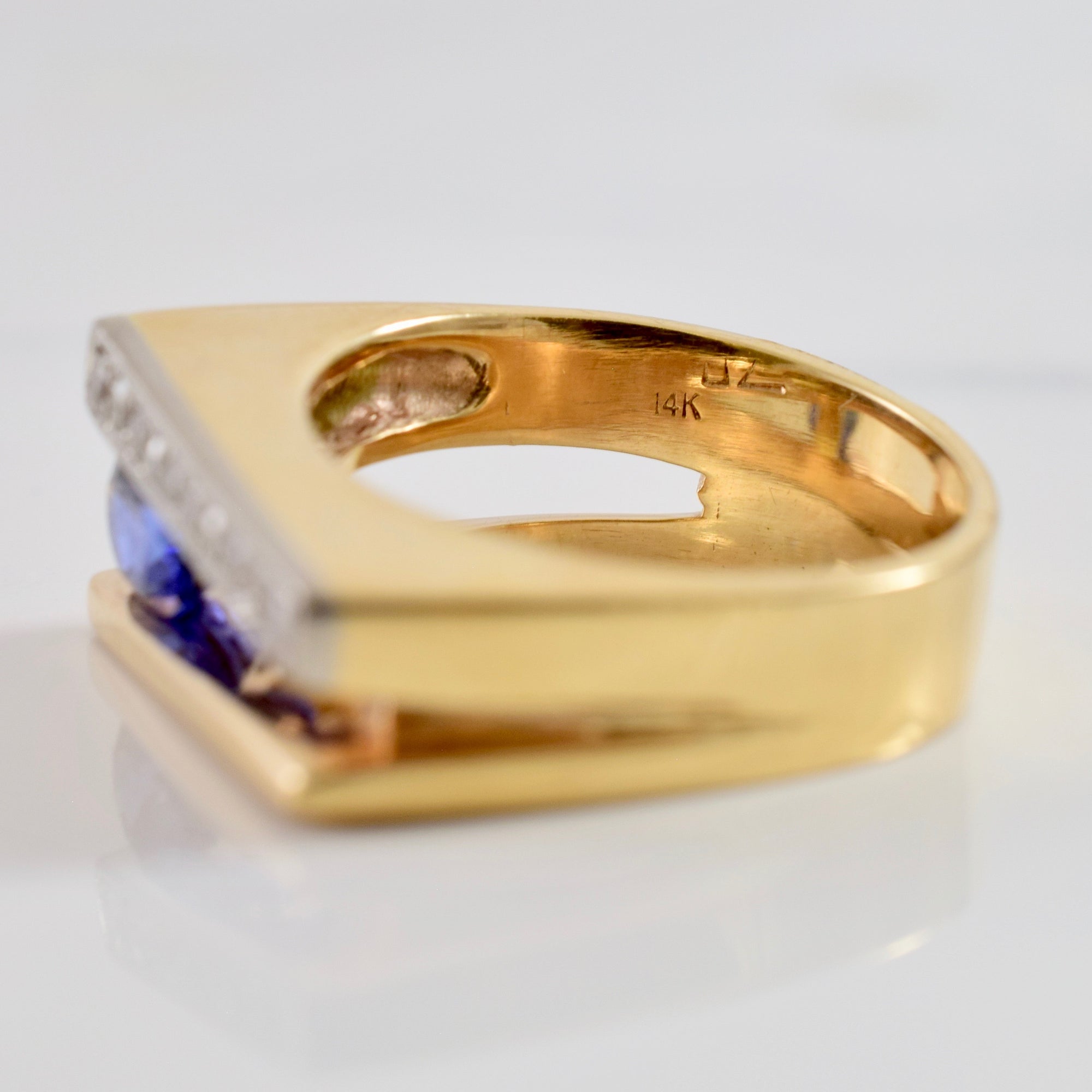Split Diamond and Sapphire Ring | 0.12 ctw SZ 7 |