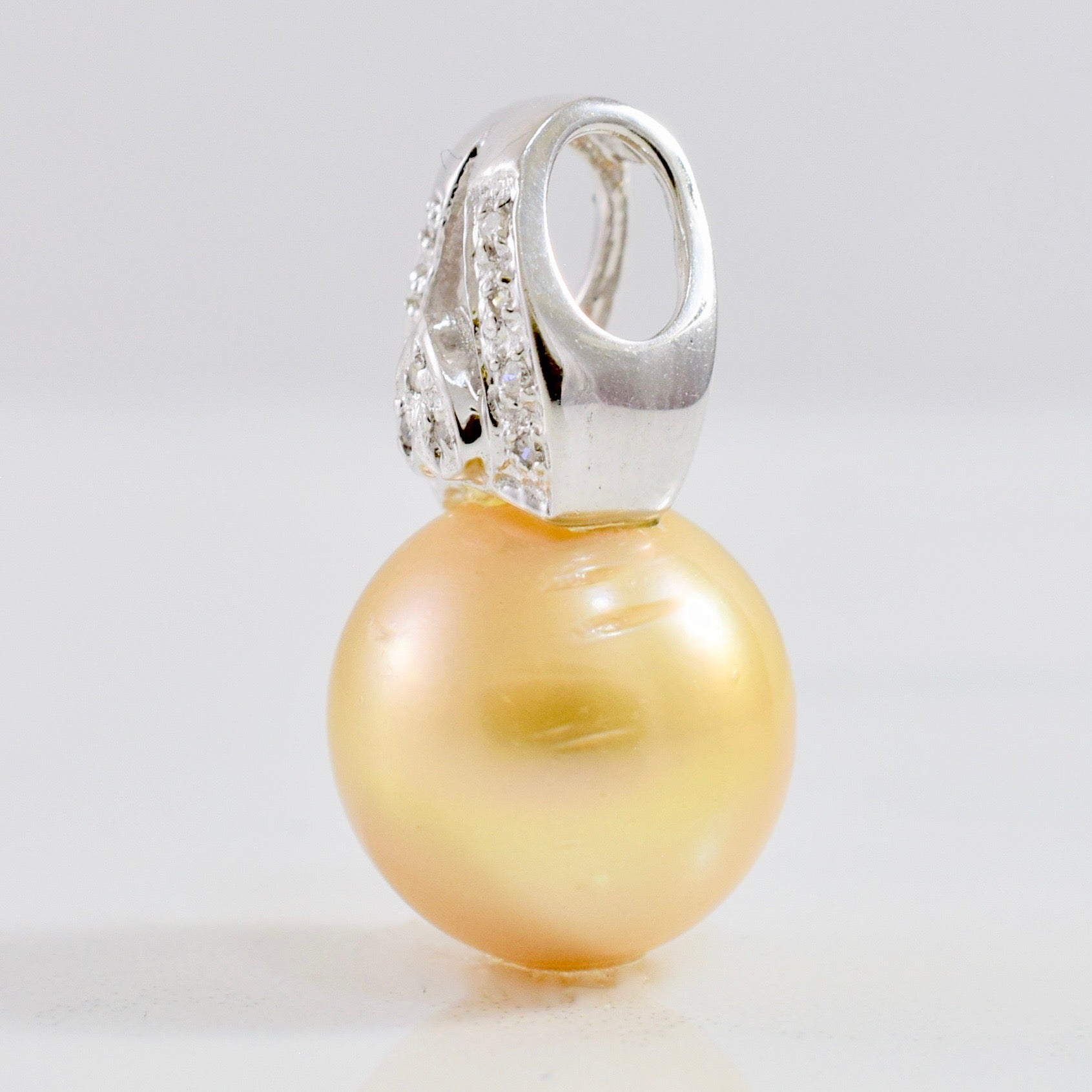 Elegant Pearl and Diamond Pendant | 0.05 ctw |