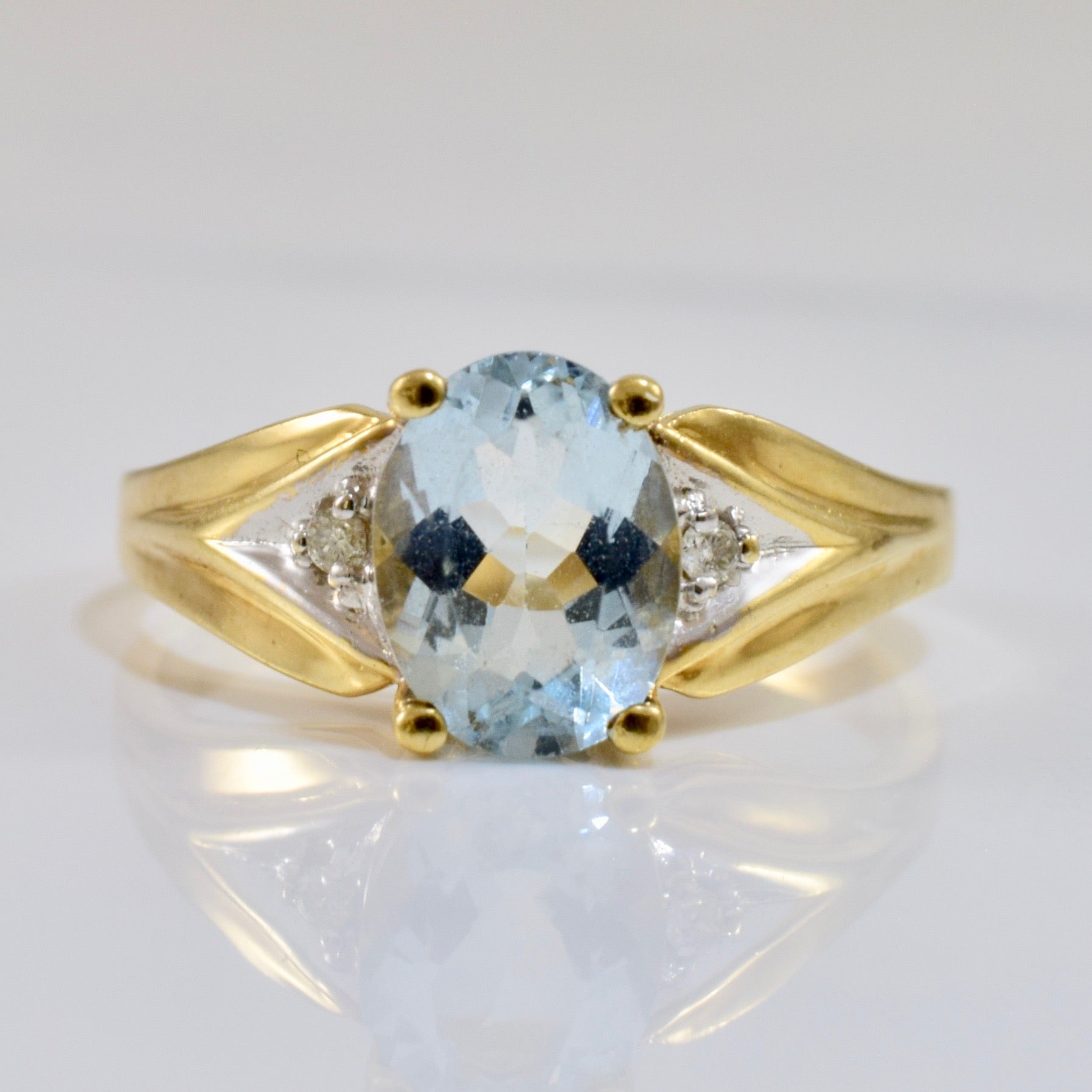Oval Aquamarine & Diamond Ring | 0.02 ctw SZ 6.5 |