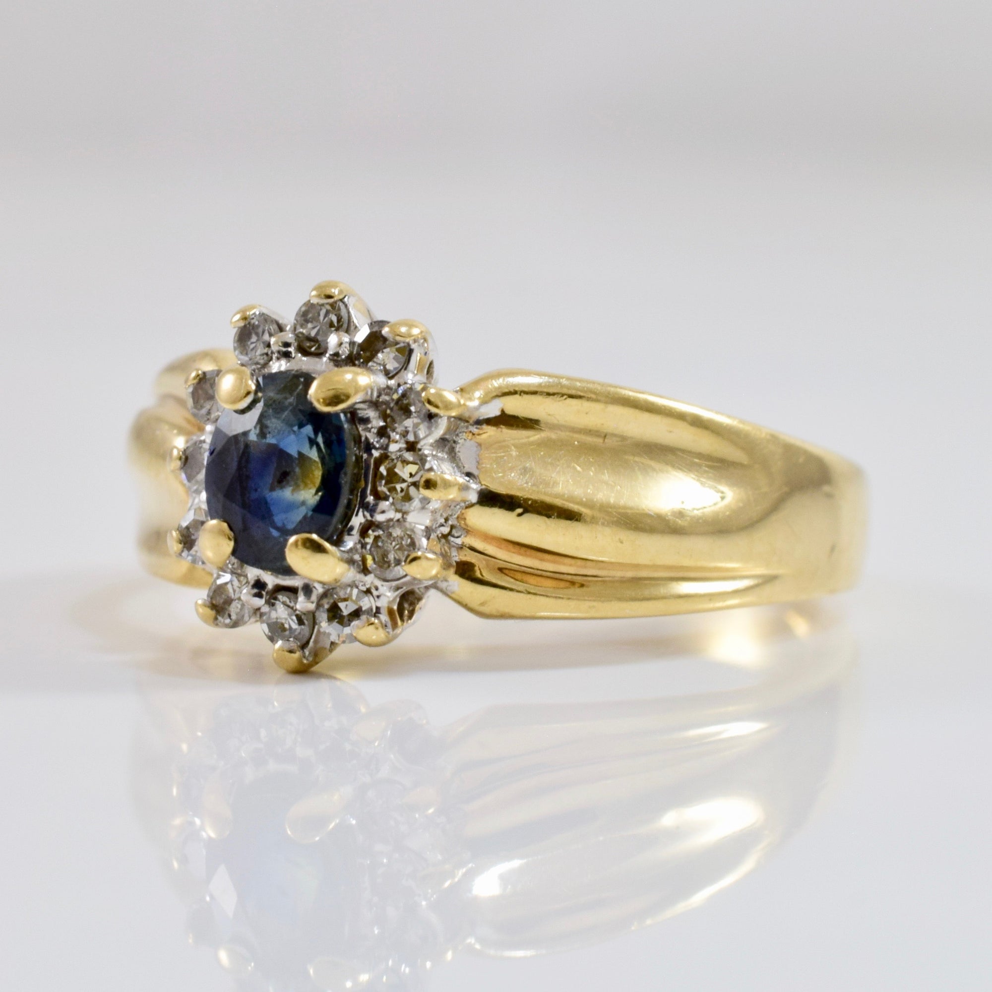 Sapphire & Diamond Halo Ring | 0.13 ctw SZ 7 |