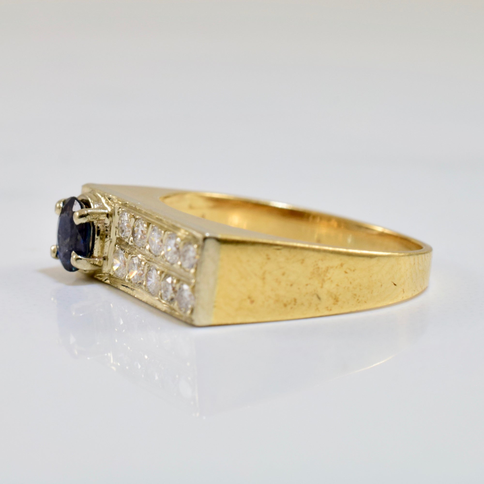 Oval Sapphire & Pave Diamond Ring | 0.21 ctw SZ 5.5 |