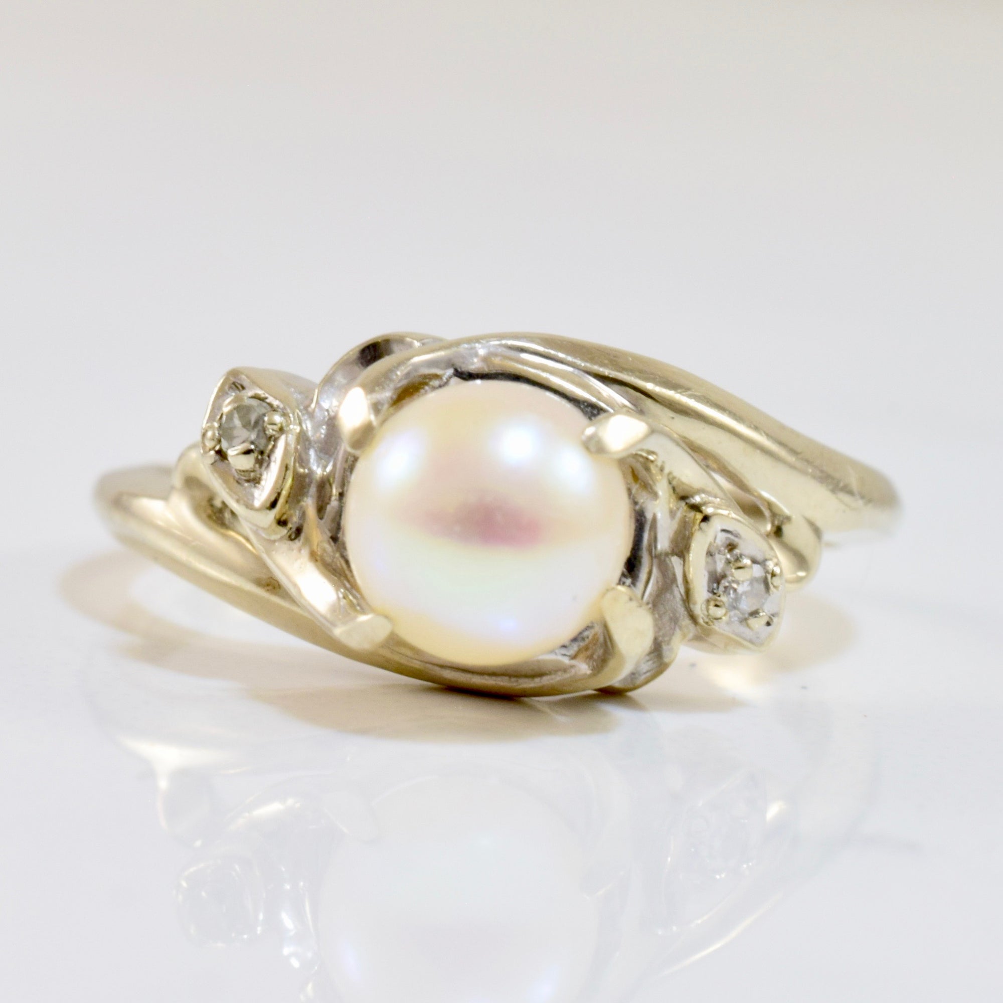 Pearl and Diamond Ring | 0.01 ctw SZ 4.25 |