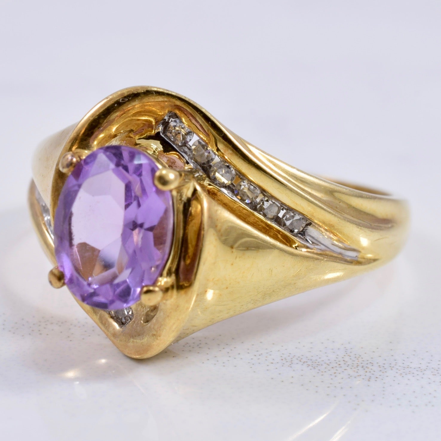Oval Amethyst and Diamond Accent Ring | 0.12 ctw SZ 8 |