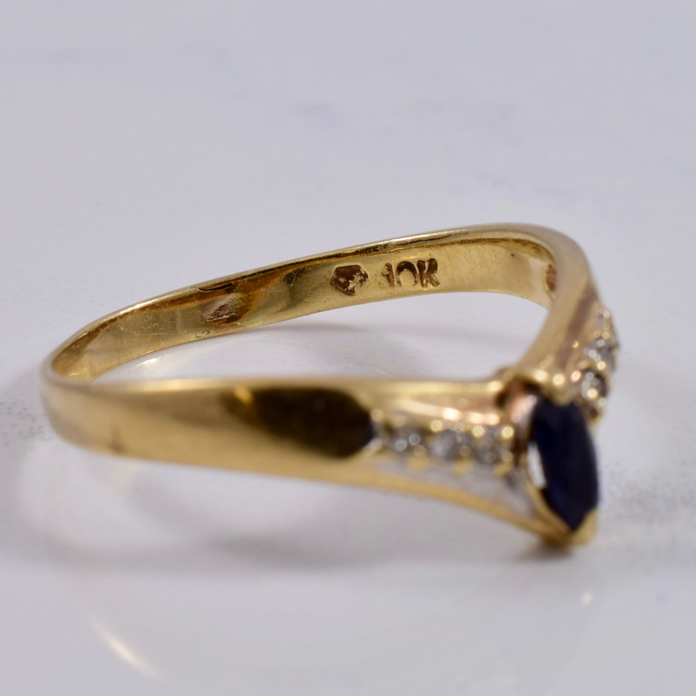 Chevron Sapphire Ring | 0.03 ctw SZ 5.75 |