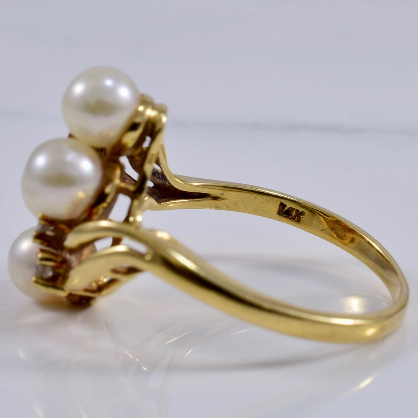 Pearl and Diamond By Pass Ring | 0.12 ctw SZ 7.5 |