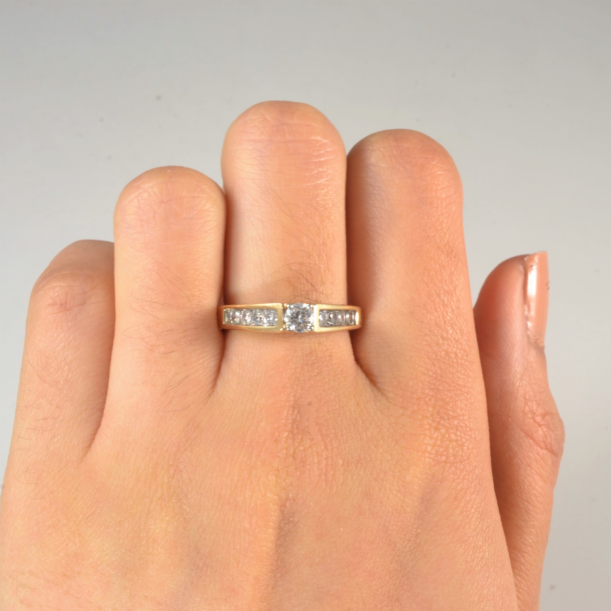 Tapered Diamond Engagement Ring | 0.65ctw | SZ 7 |