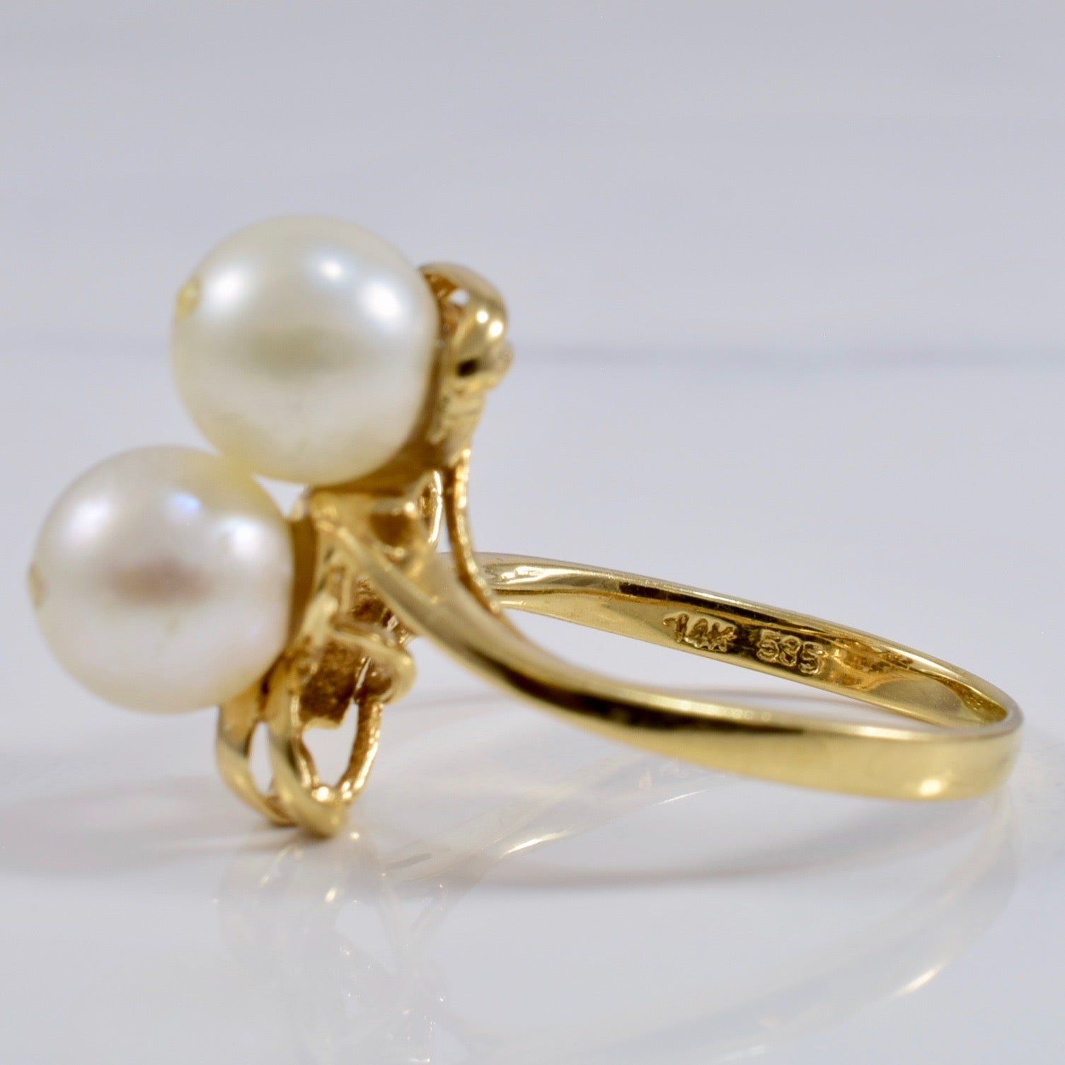 Pearl and Diamond By Pass Ring | 0.03 ctw SZ 5.75 |