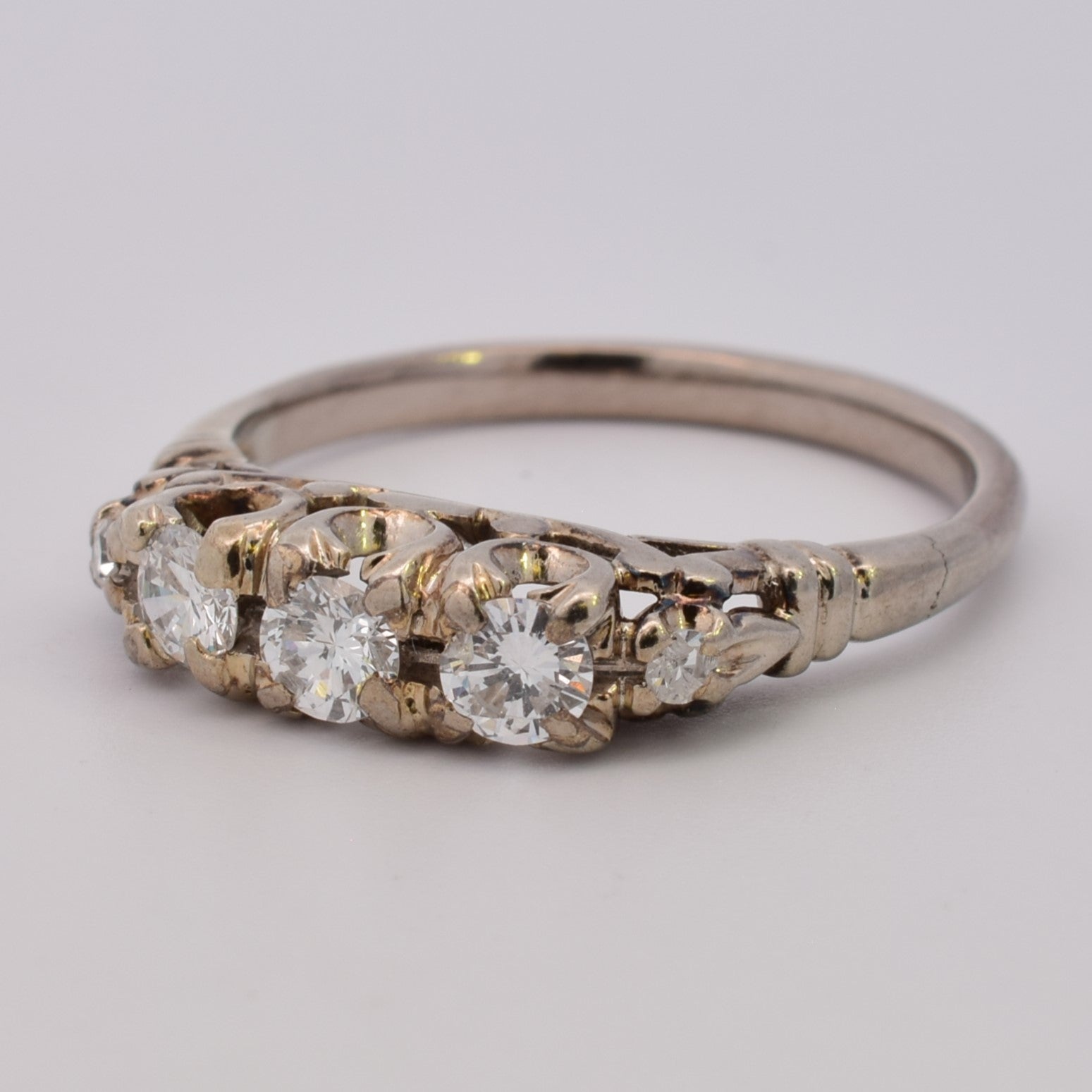 Retro Five Stone Diamond Filigree Ring | 0.34ctw | SZ 5.75 |