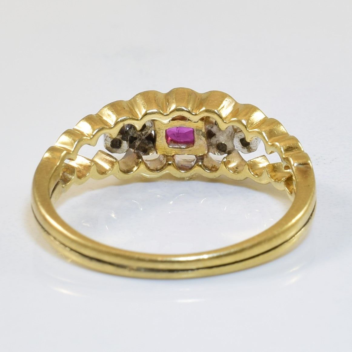 Scalloped Ruby & Diamond Ring | 0.27ct, 0.06ctw | SZ 6.5 |