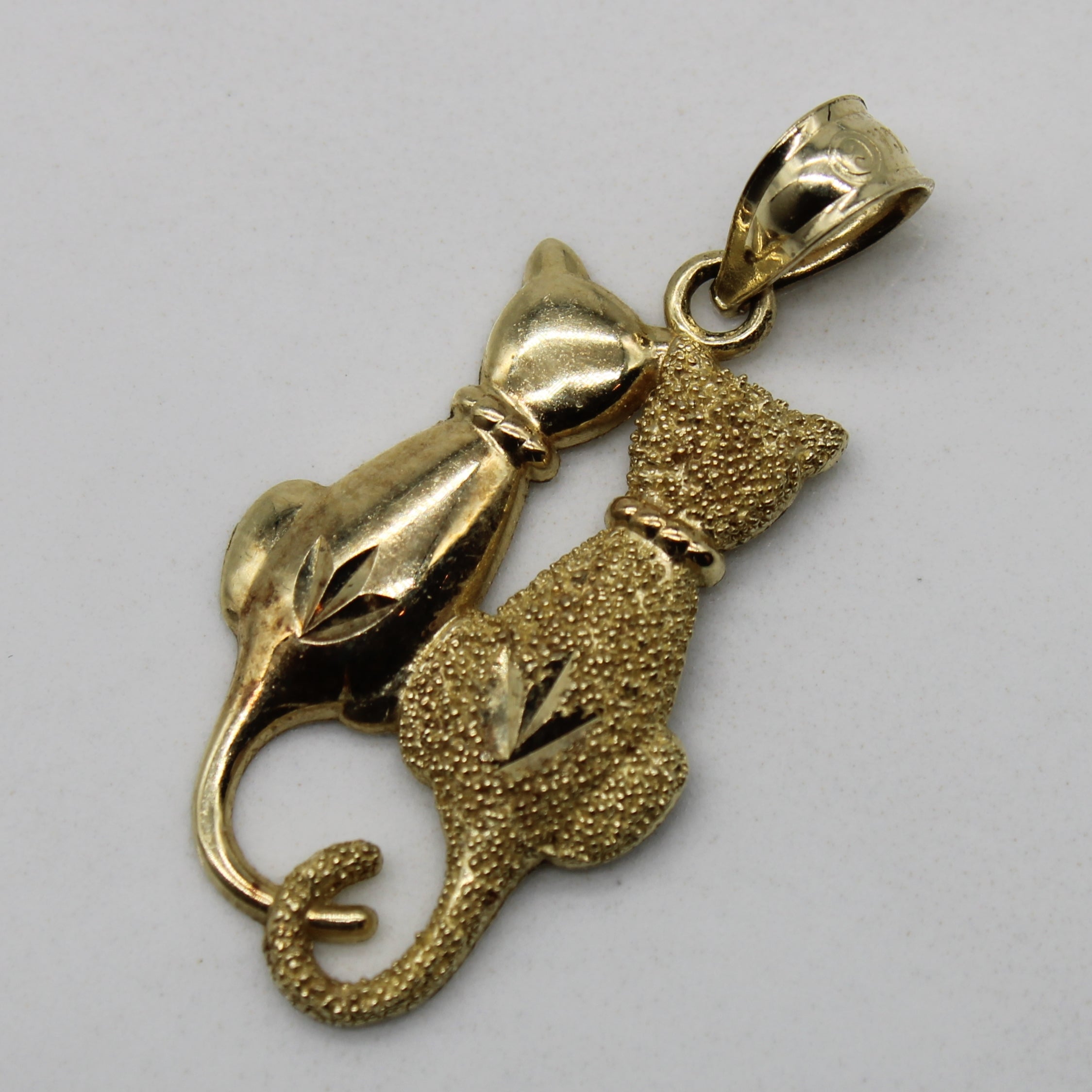 Yellow Gold Cat Pendant |