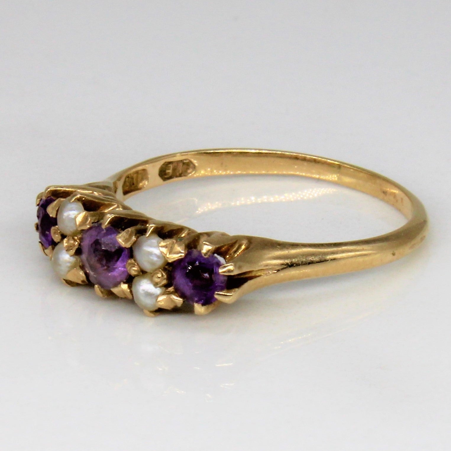 Edwardian Amethyst & Pearl Ring | 0.35ctw | SZ 7.25 |