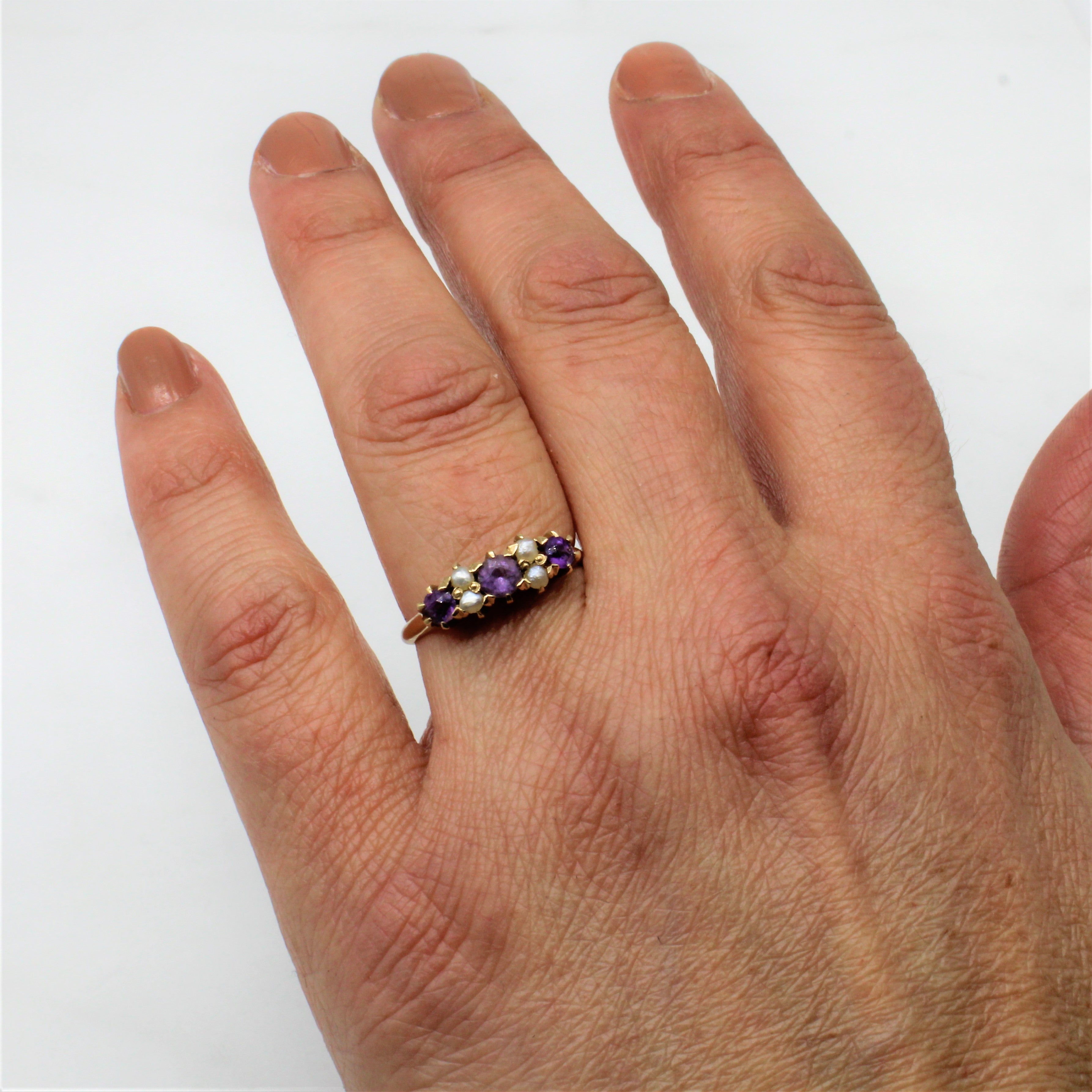 Edwardian Amethyst & Pearl Ring | 0.35ctw | SZ 7.25 |