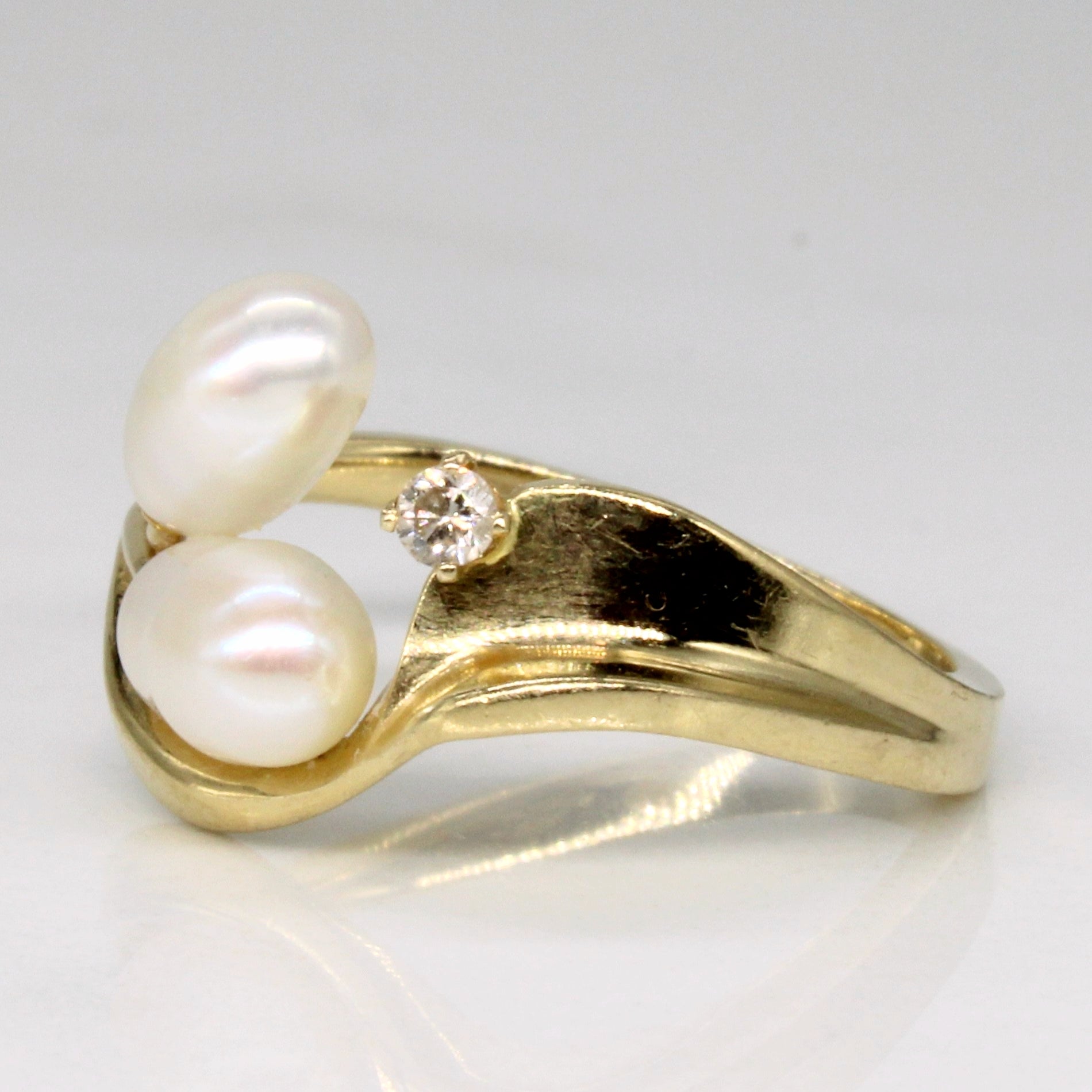 Oval Pearl & Diamond Ring | 0.03ct | SZ 6.5 |