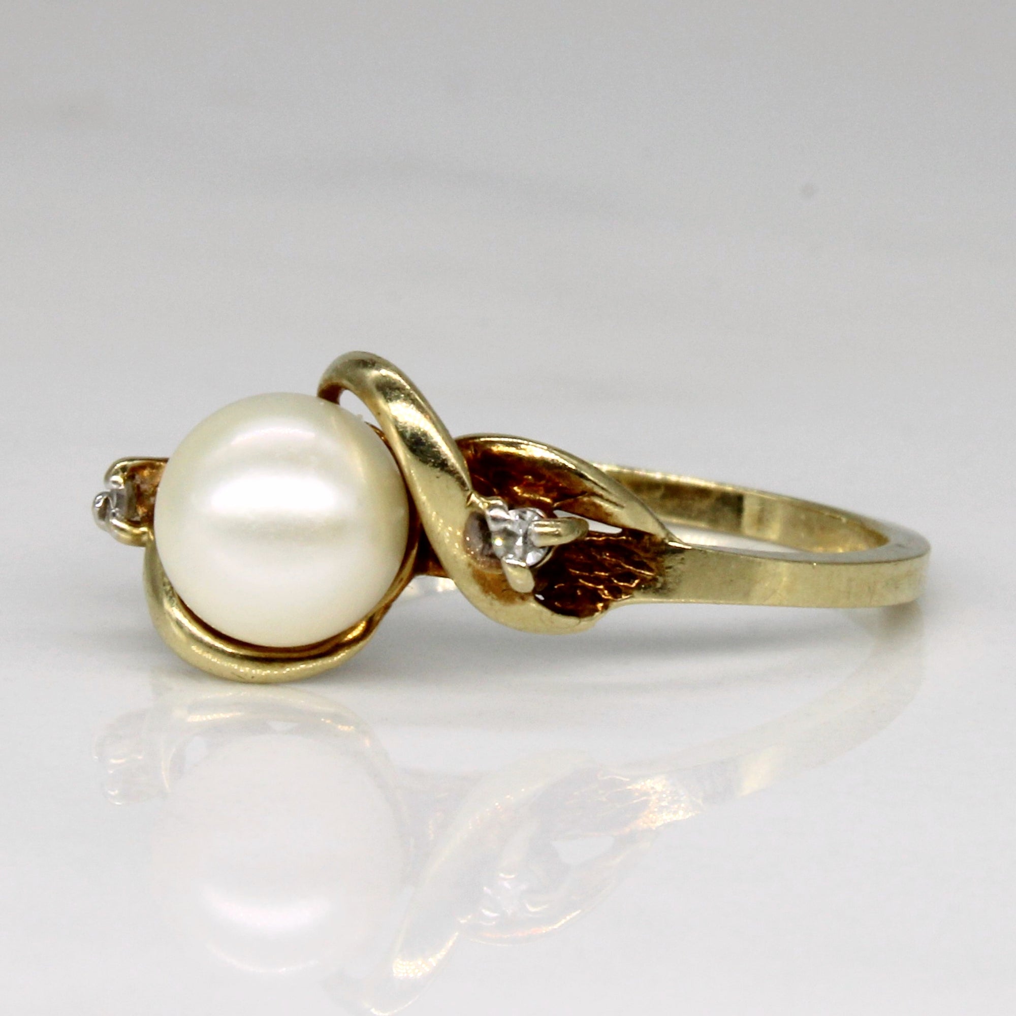 Pearl & Diamond Twist Ring | 0.02ctw | SZ 6.75 |