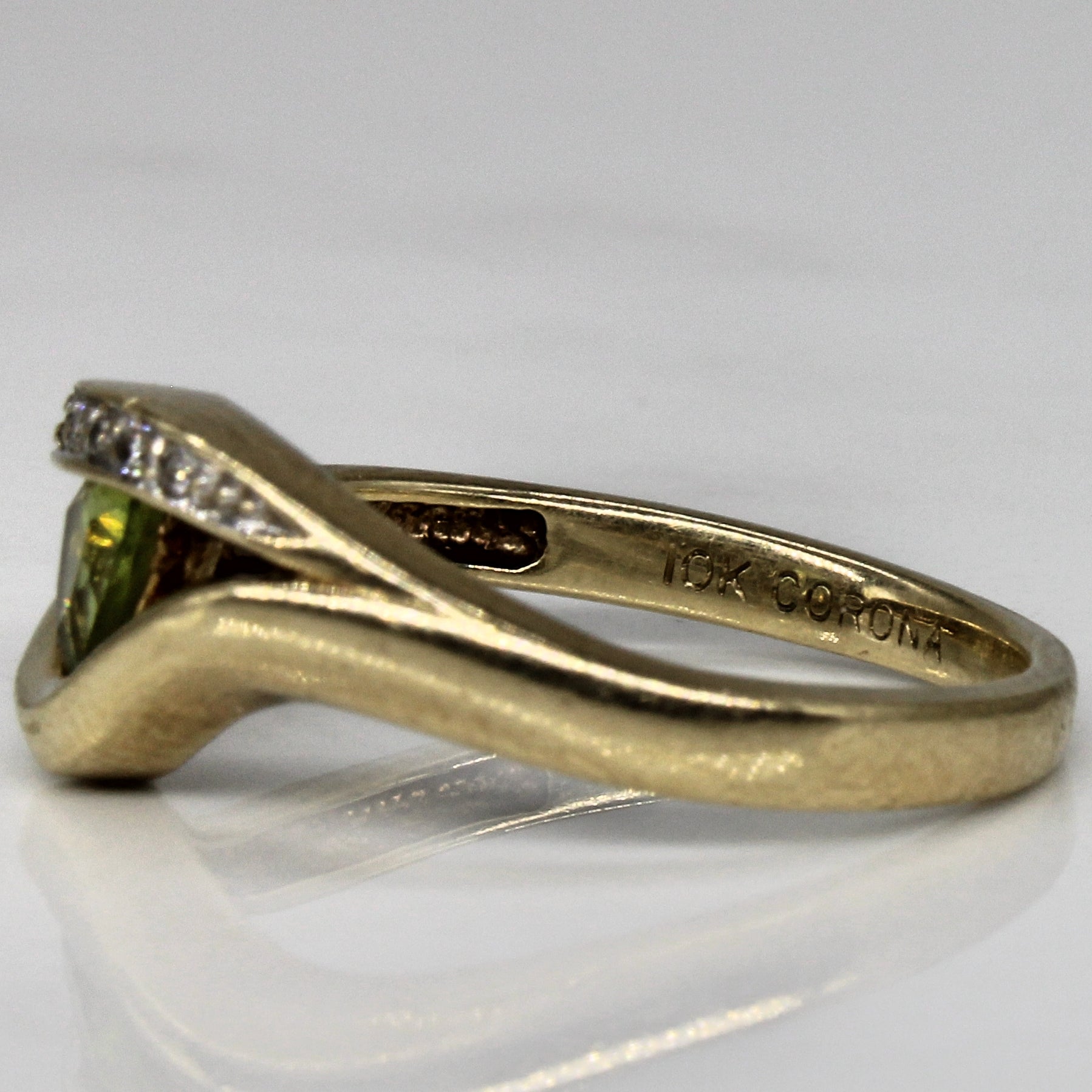 Peridot & Diamond Eye Ring | 0.35ct, 0.03ctw | SZ 6.5 |