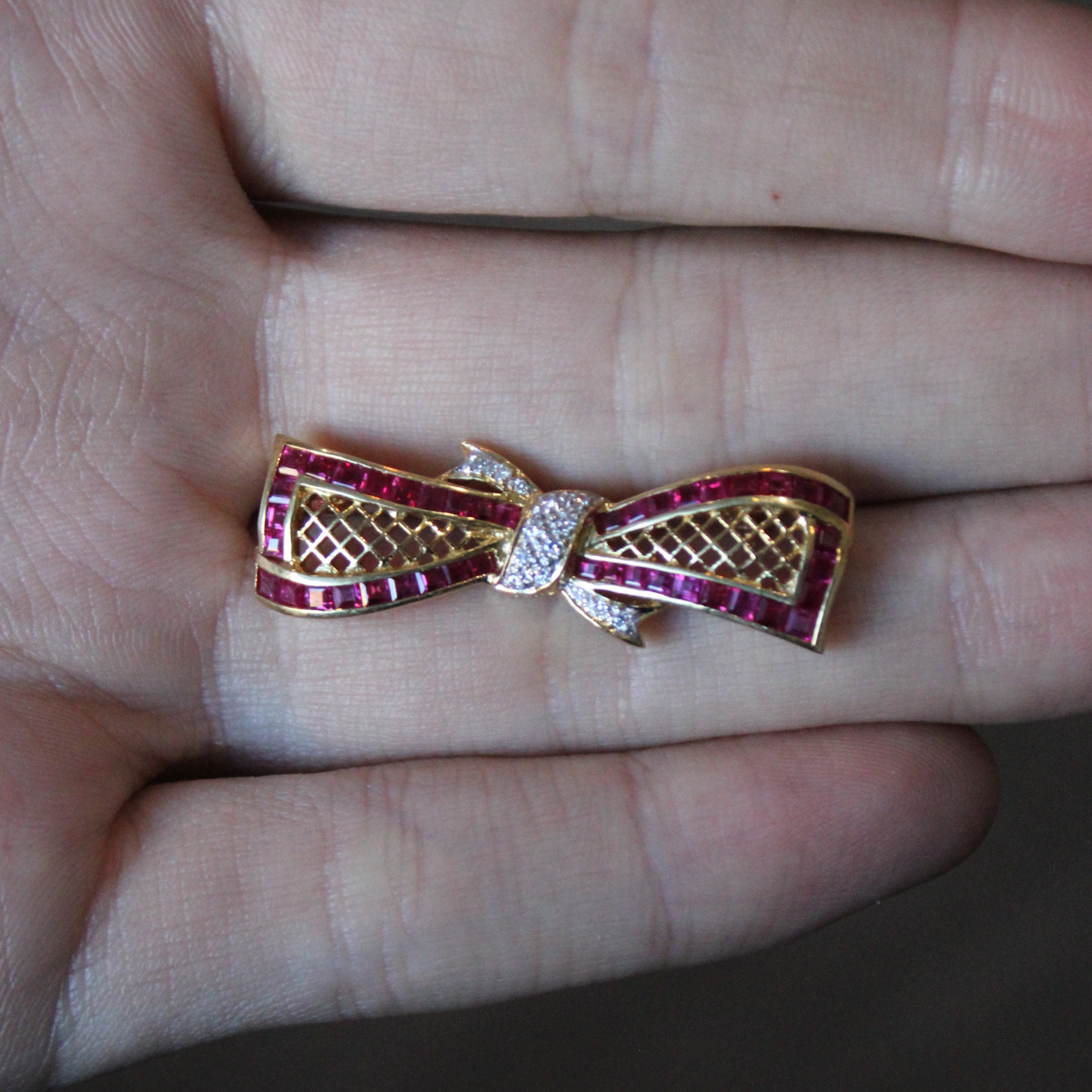 Ruby & Diamond Bow Brooch | 1.70ctw, 0.08ctw |