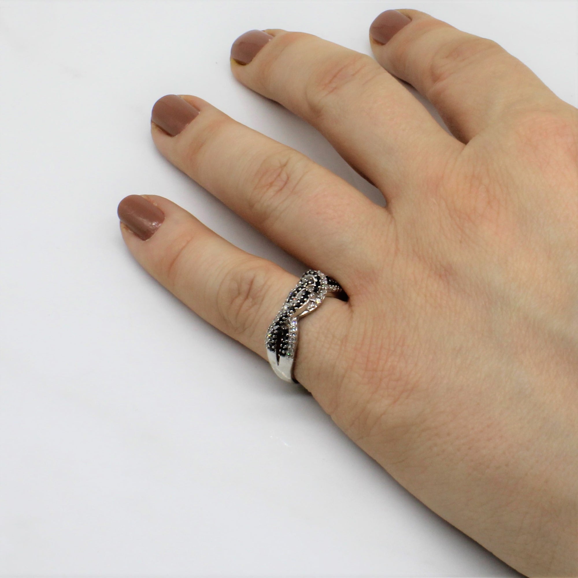 Black & White Diamond Knot Ring | 0.30ctw | SZ 6.5 |