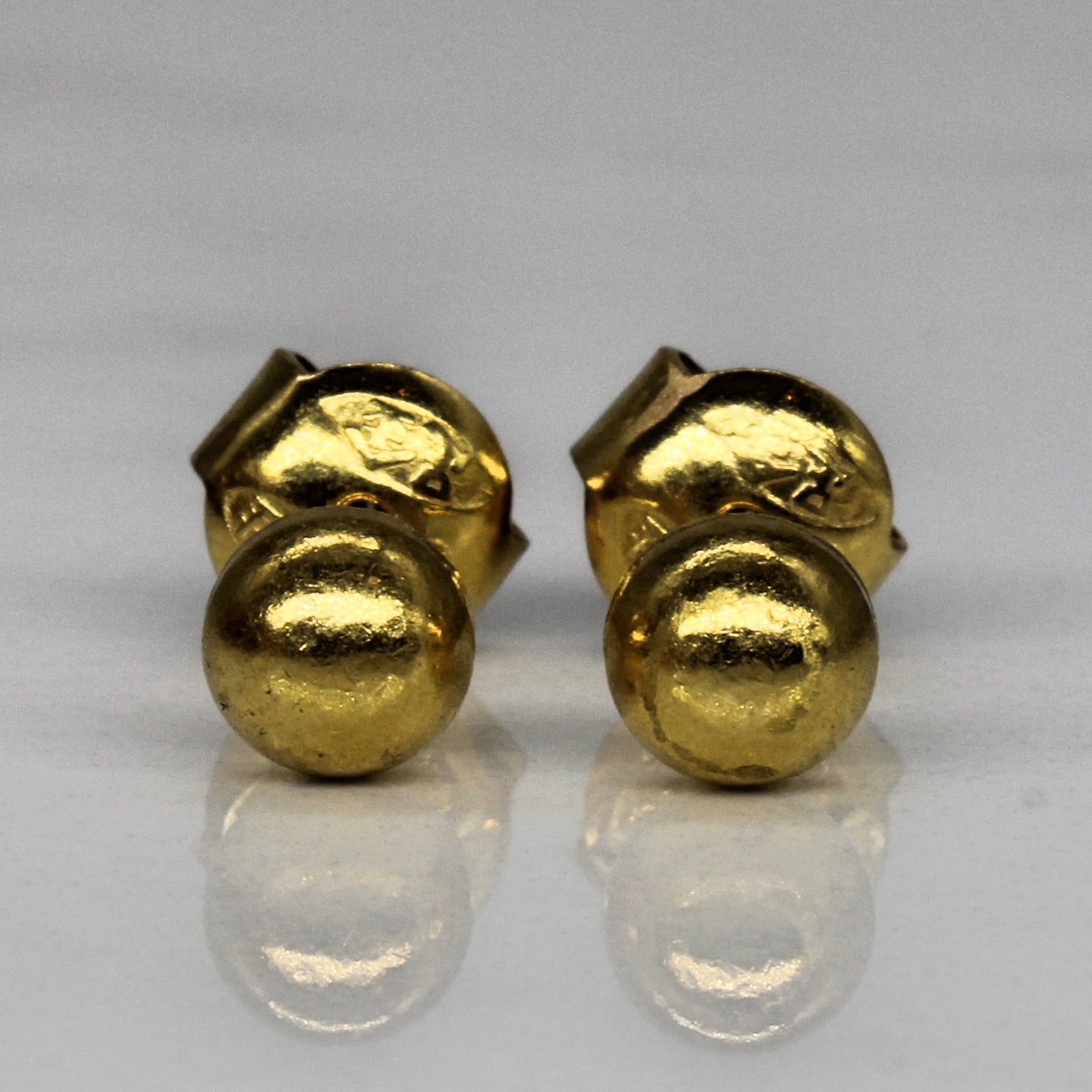 22k Yellow Gold Dome Studs |