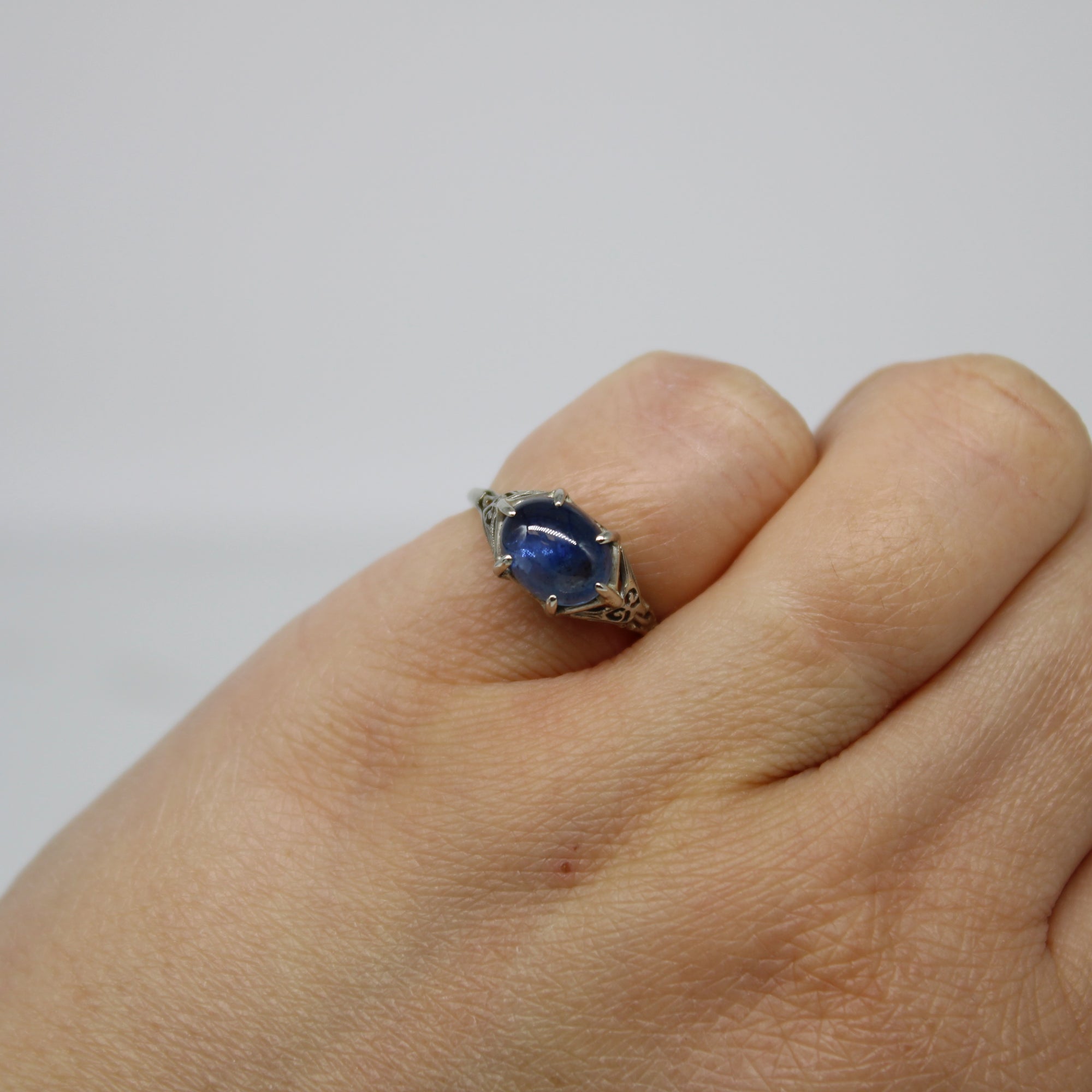 Bespoke' Art Deco Cabochon Sapphire Ring | 3.02ct | SZ 6 |