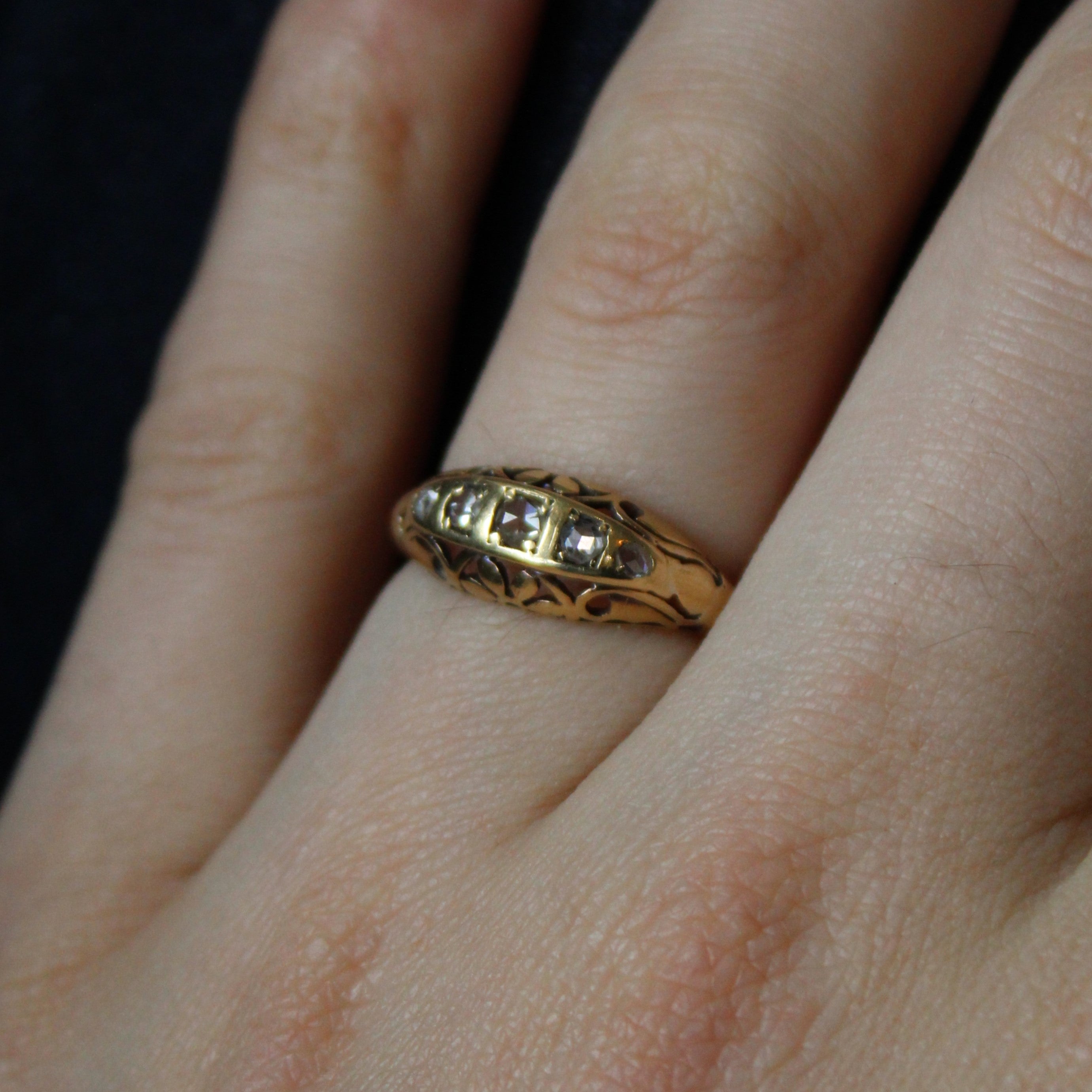 Bague victorienne à trois diamants | 0,07 ct | Taille 7 | 