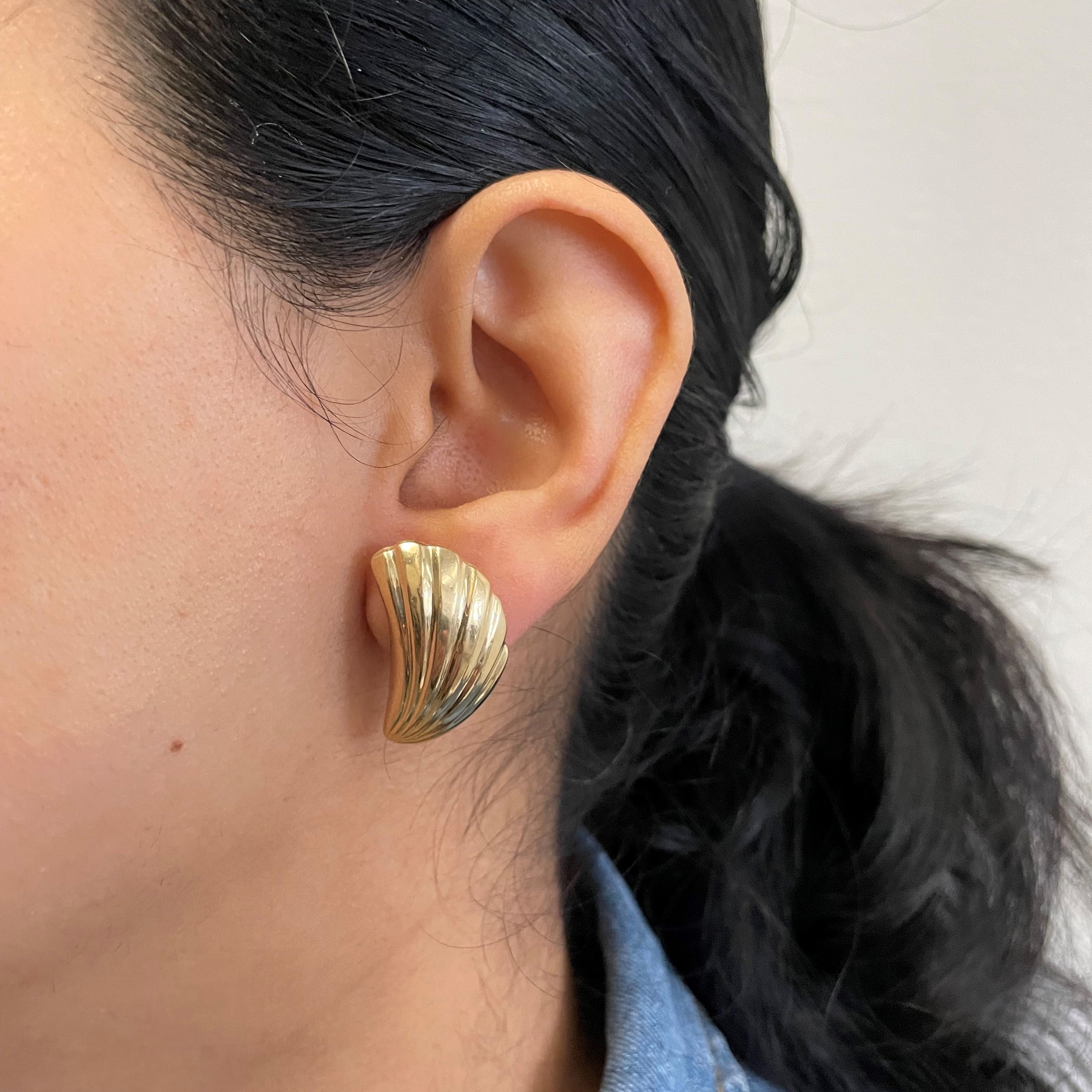 Curved Gold Fan Studs |