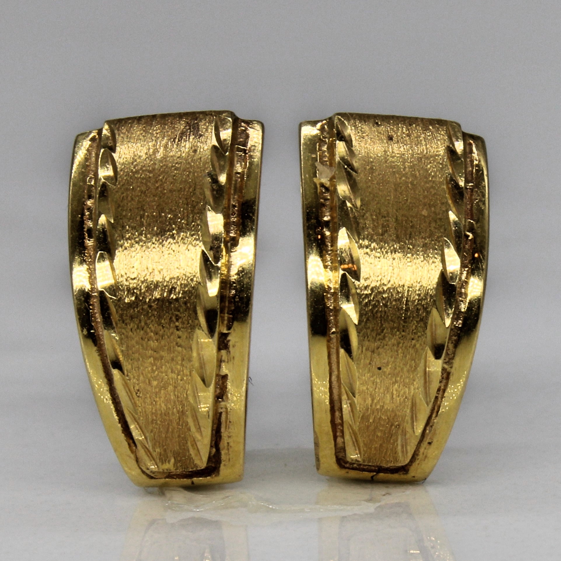 Diamond Cut Curved Earrings |