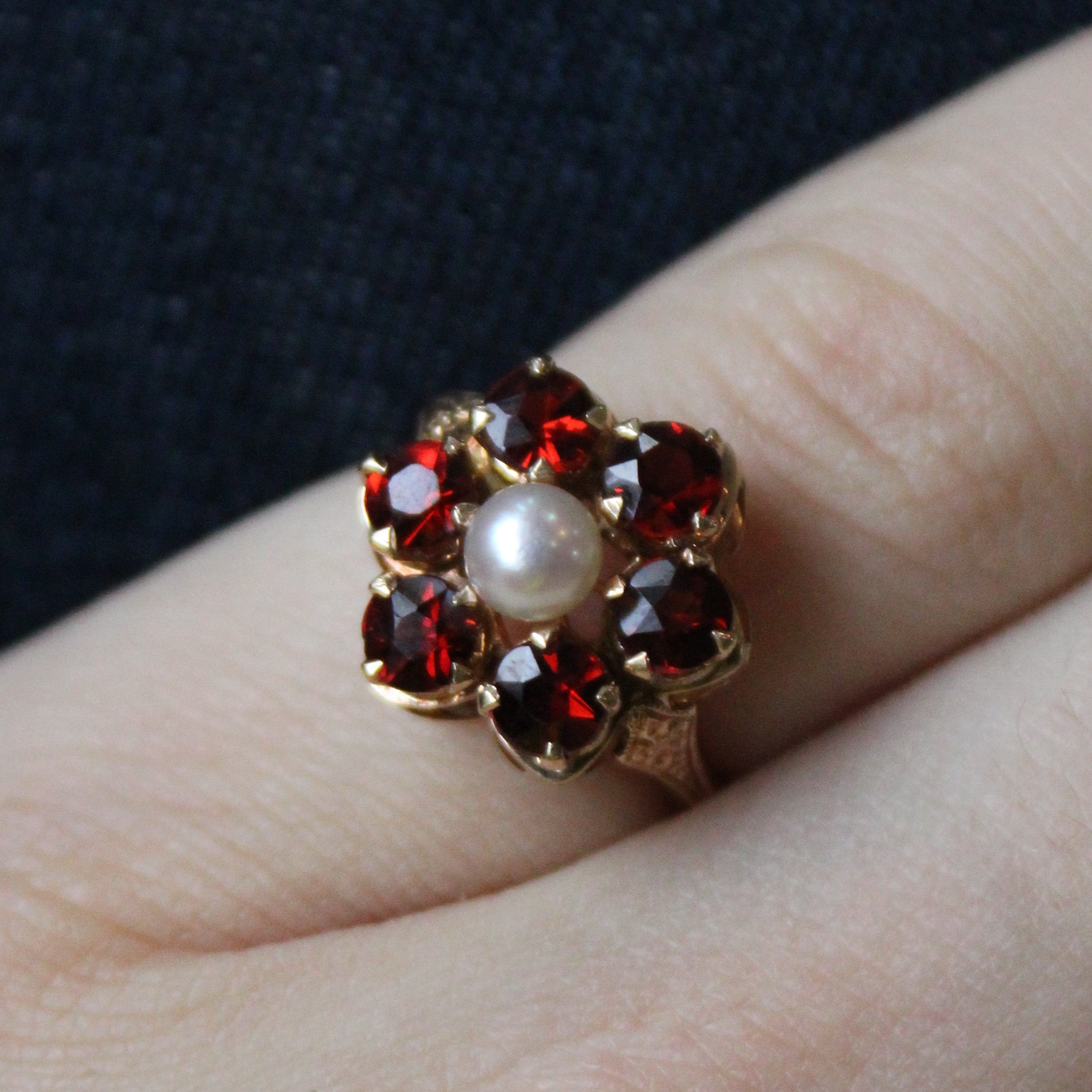 Garnet & Pearl Cocktail Ring | 1.50ctw | SZ 4.5 |