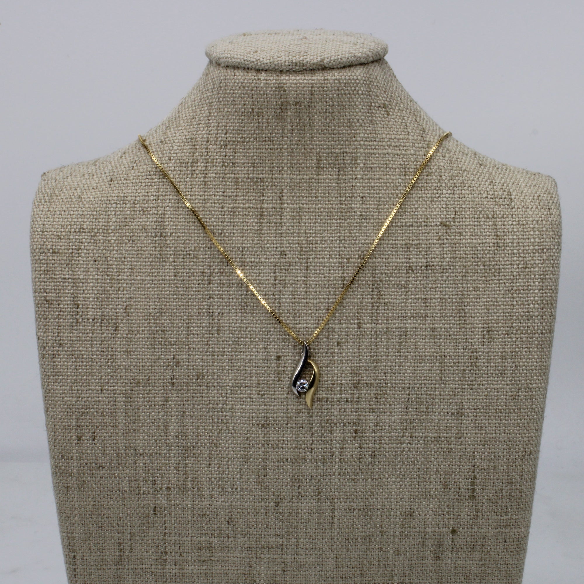 Two Tone Diamond Twist Necklace | 0.13ct | 18