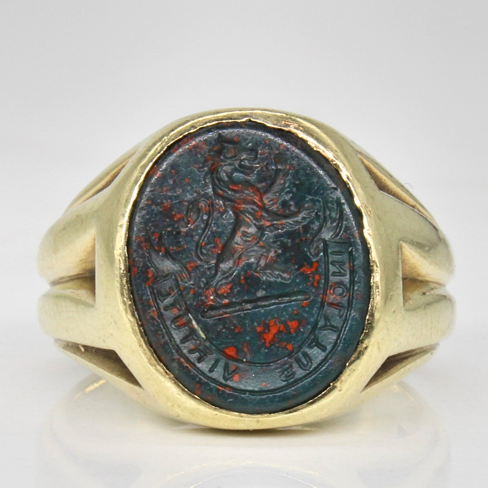 Simulant Bloodstone Lion Engraving Ring | 3.00ct | SZ 3.5 |