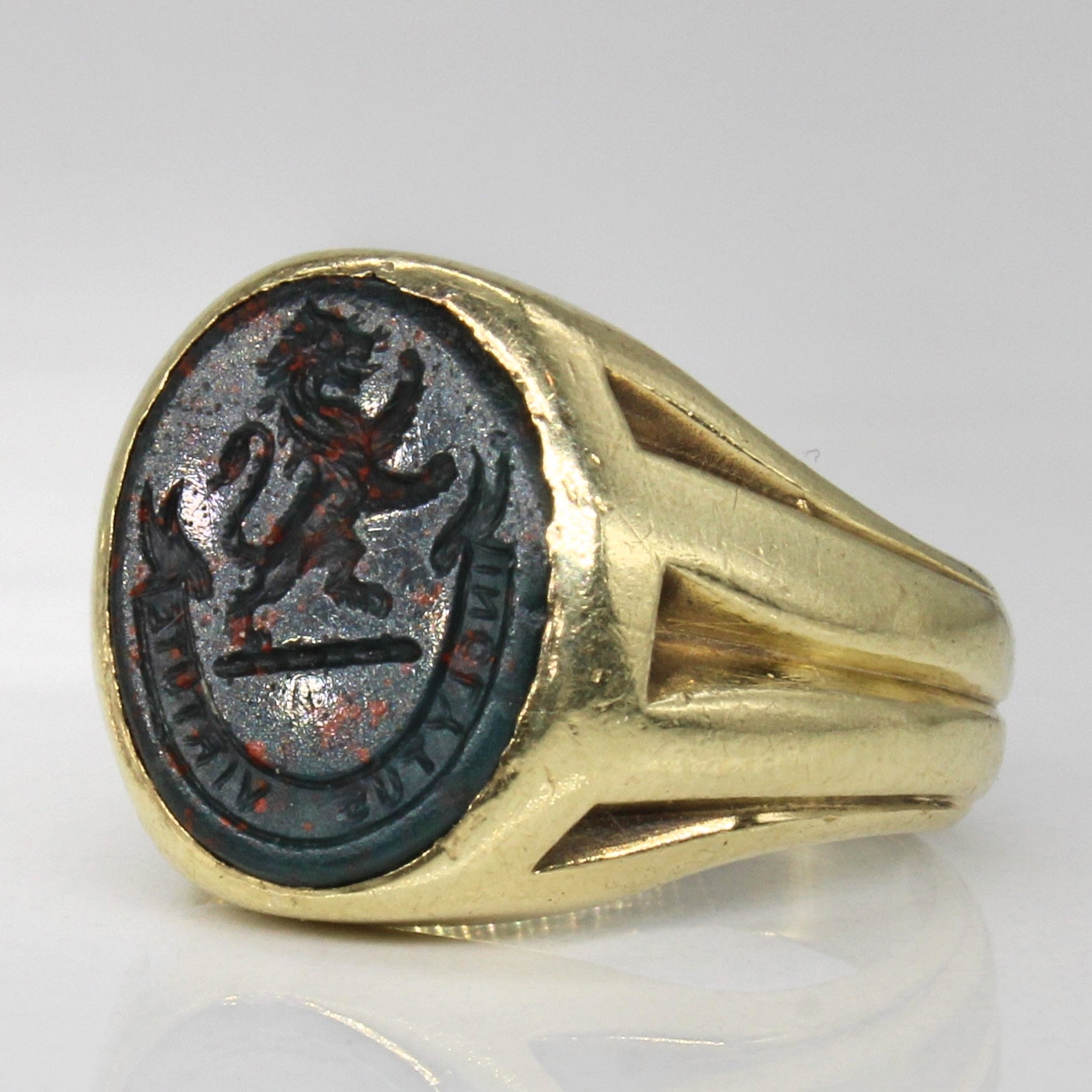 Simulant Bloodstone Lion Engraving Ring | 3.00ct | SZ 3.5 |