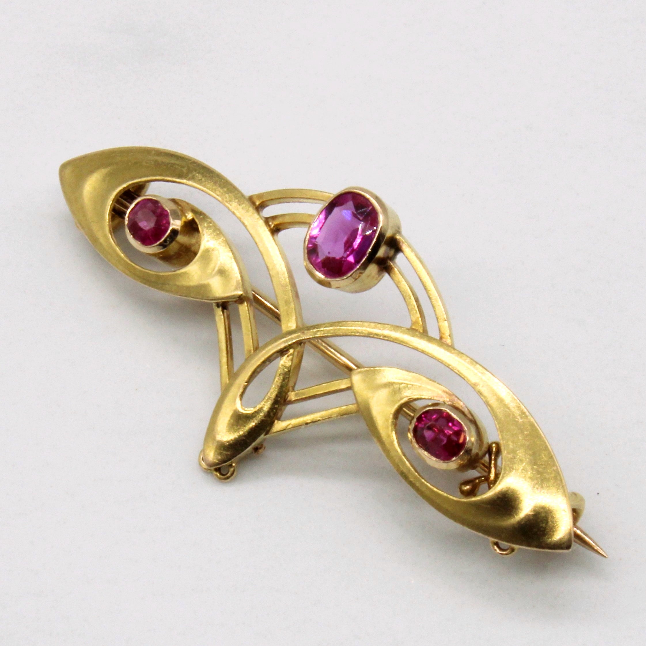 Vintage Ruby Brooch | 0.72ctw |