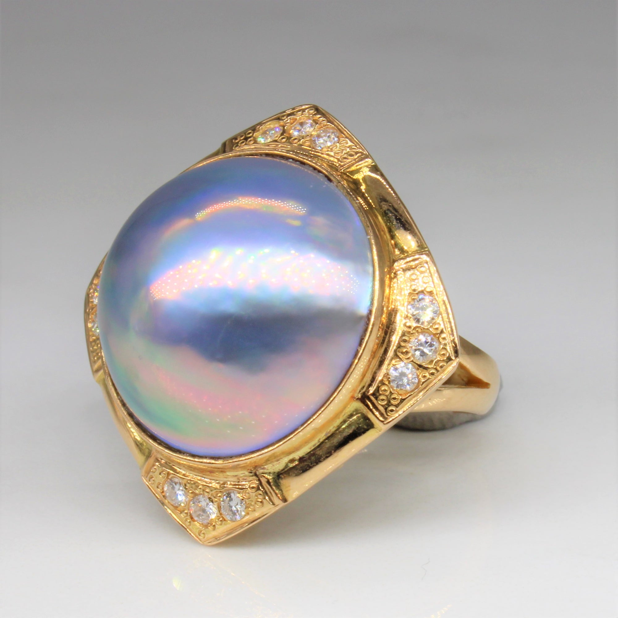 Mabé Pearl & Diamond Ring | 0.26ctw | SZ 5 |