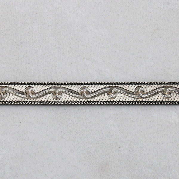 18k White Gold Patterned Herringbone Necklace | 16