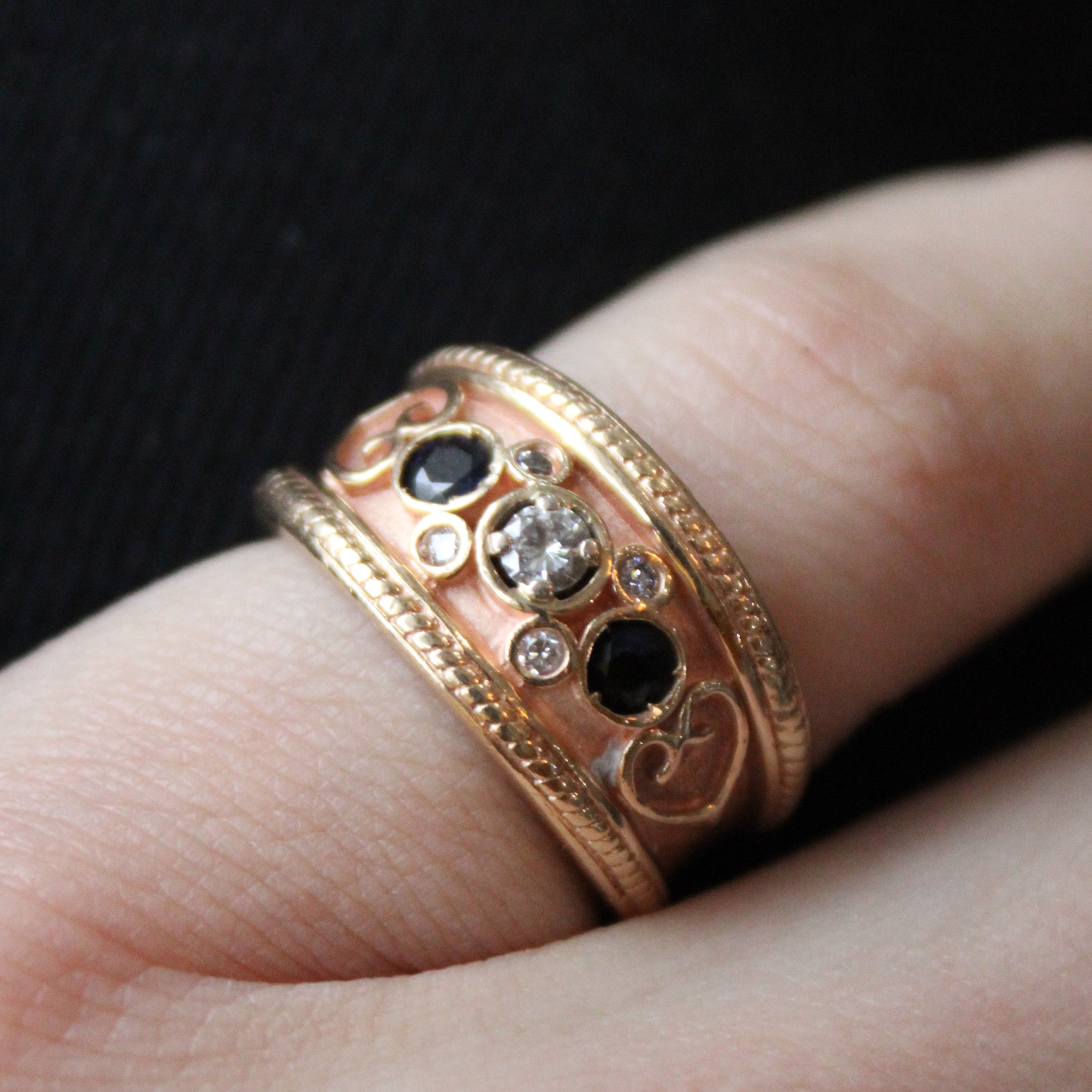 Bague ornée de saphirs et de diamants | 0,25 ct, 0,14 ct | Taille 5,5 | 